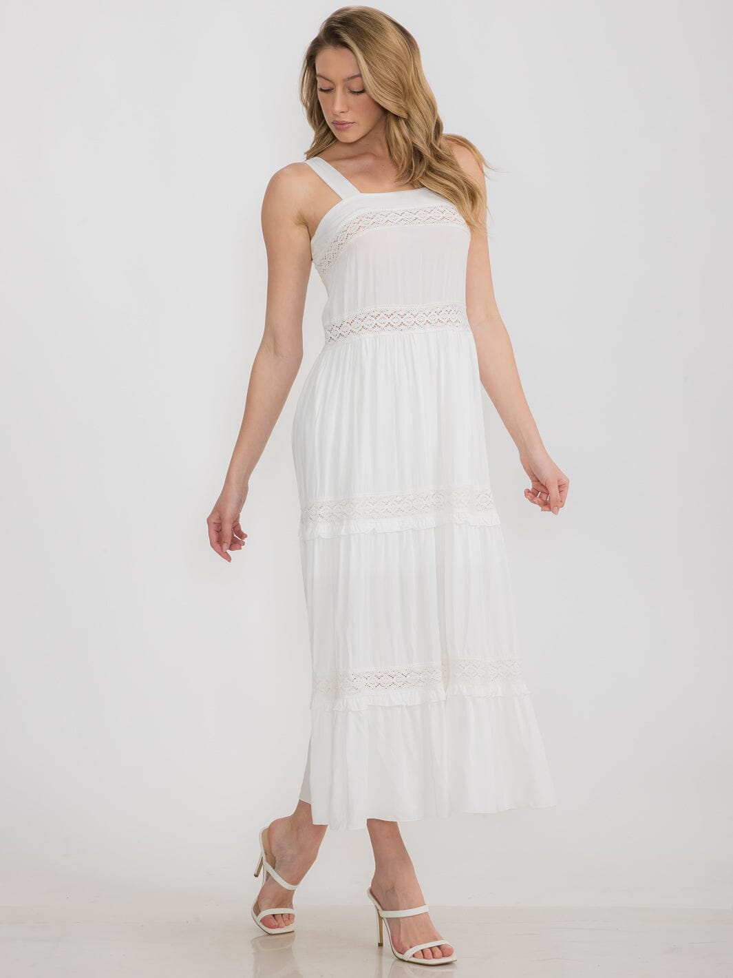 WOMEN'S SLEEVELESS TIERED CROCHET DETAILED MAXI DRESS