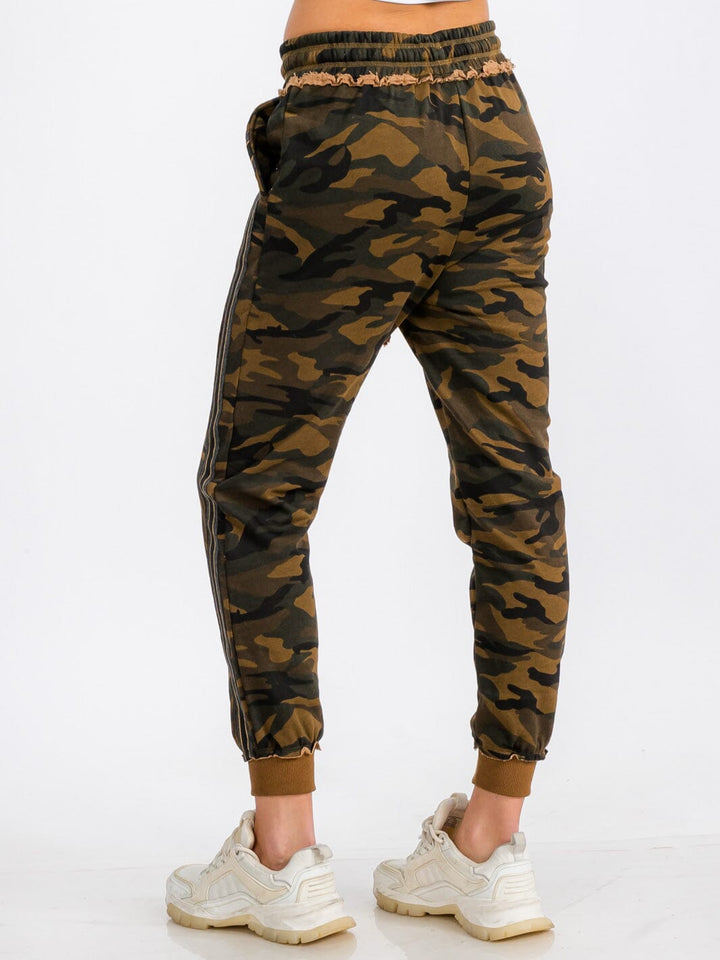 WOMEN'S ELASTIC WAIST FRONT POCKET CAMO PRINT JOGGER SWEATPANTS