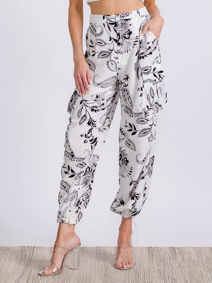WOMEN'S BUTTON CLOSURE FRONT POCKETS MULTI PRINT JOGGER PANTS