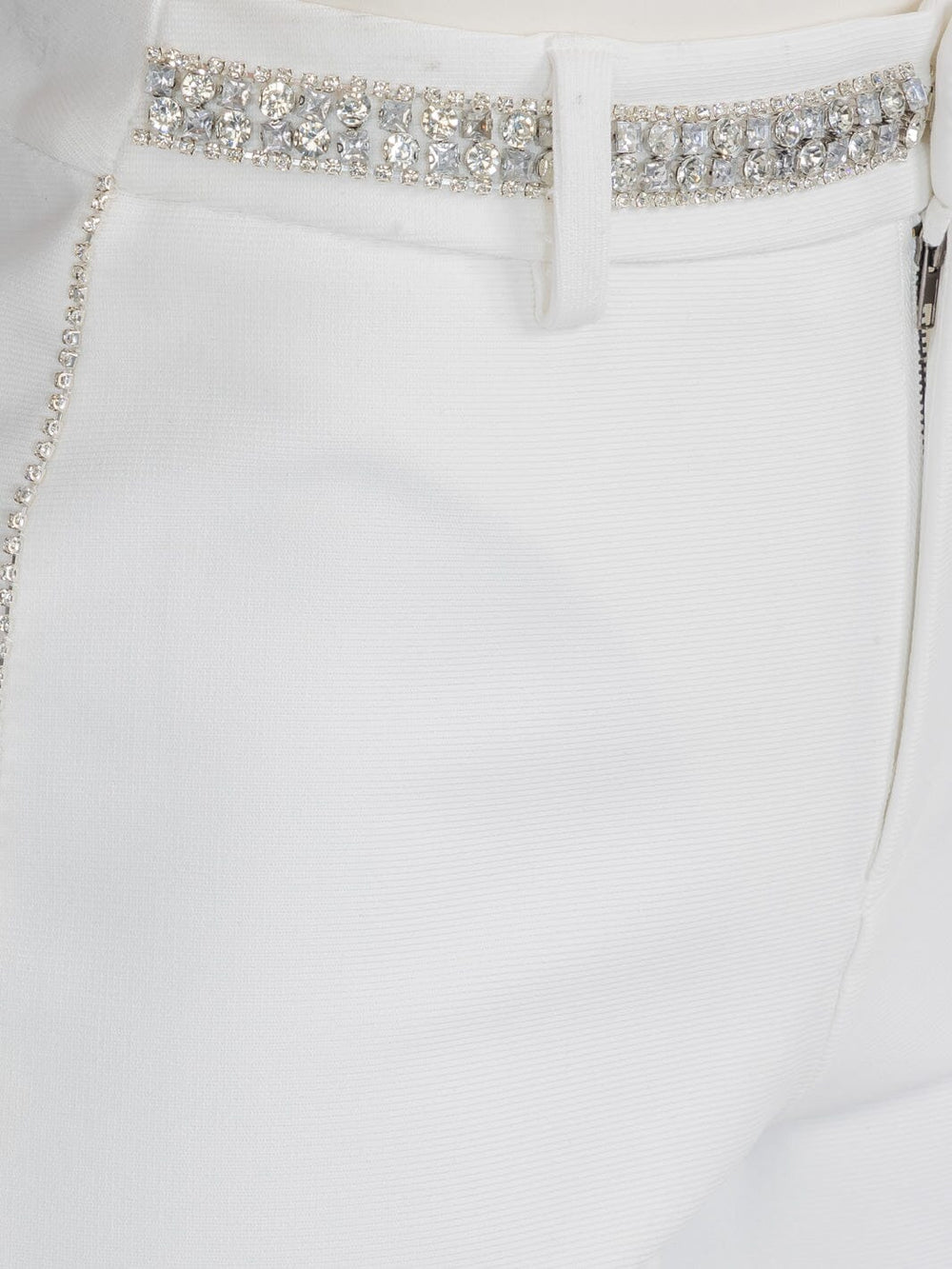 WOMEN'S BUTTON CLOSURE SHORT
