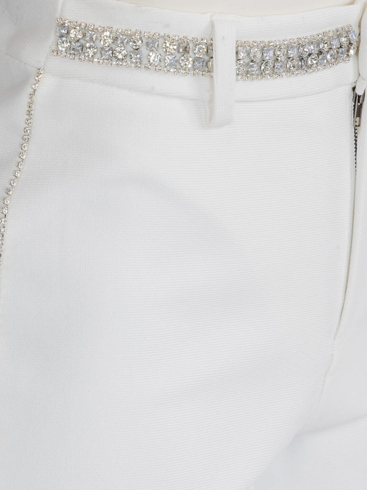 WOMEN'S BUTTON CLOSURE SHORT