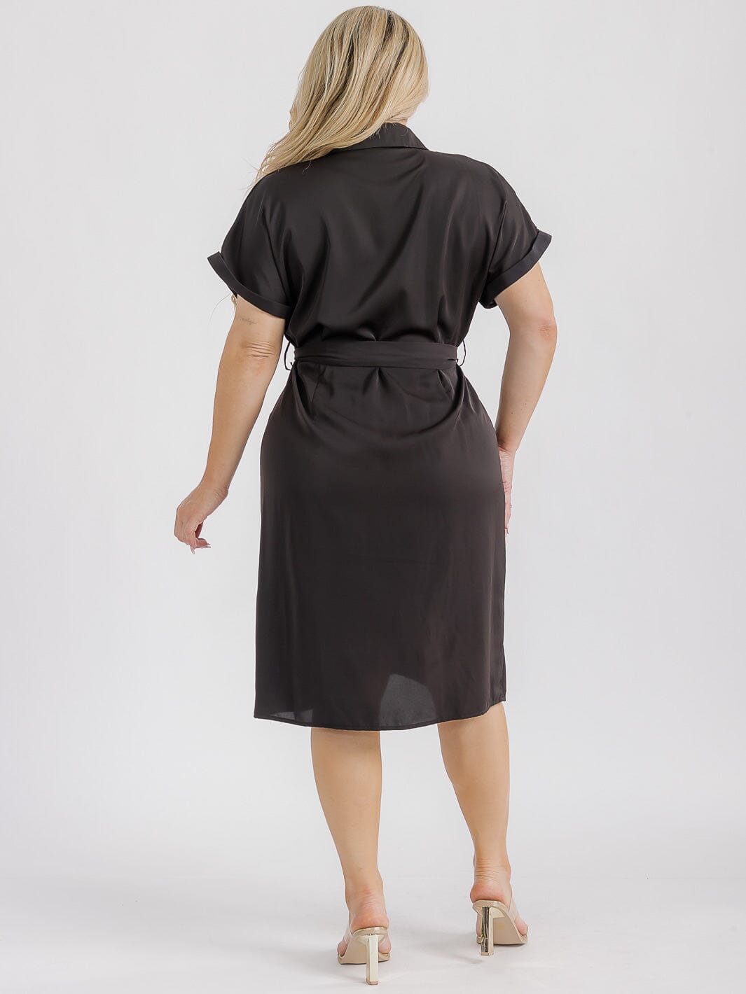 PLUS SIZE SHORT SLEEVE BUTTON UP SELF TIE MIDI DRESS