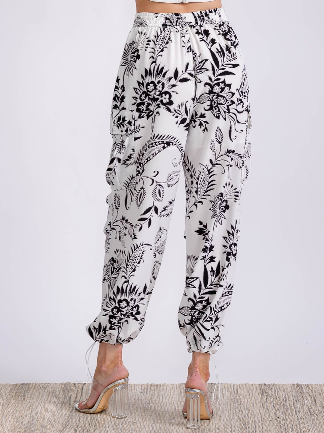 WOMEN'S BUTTON CLOSURE FRONT POCKETS MULTI PRINT JOGGER PANTS