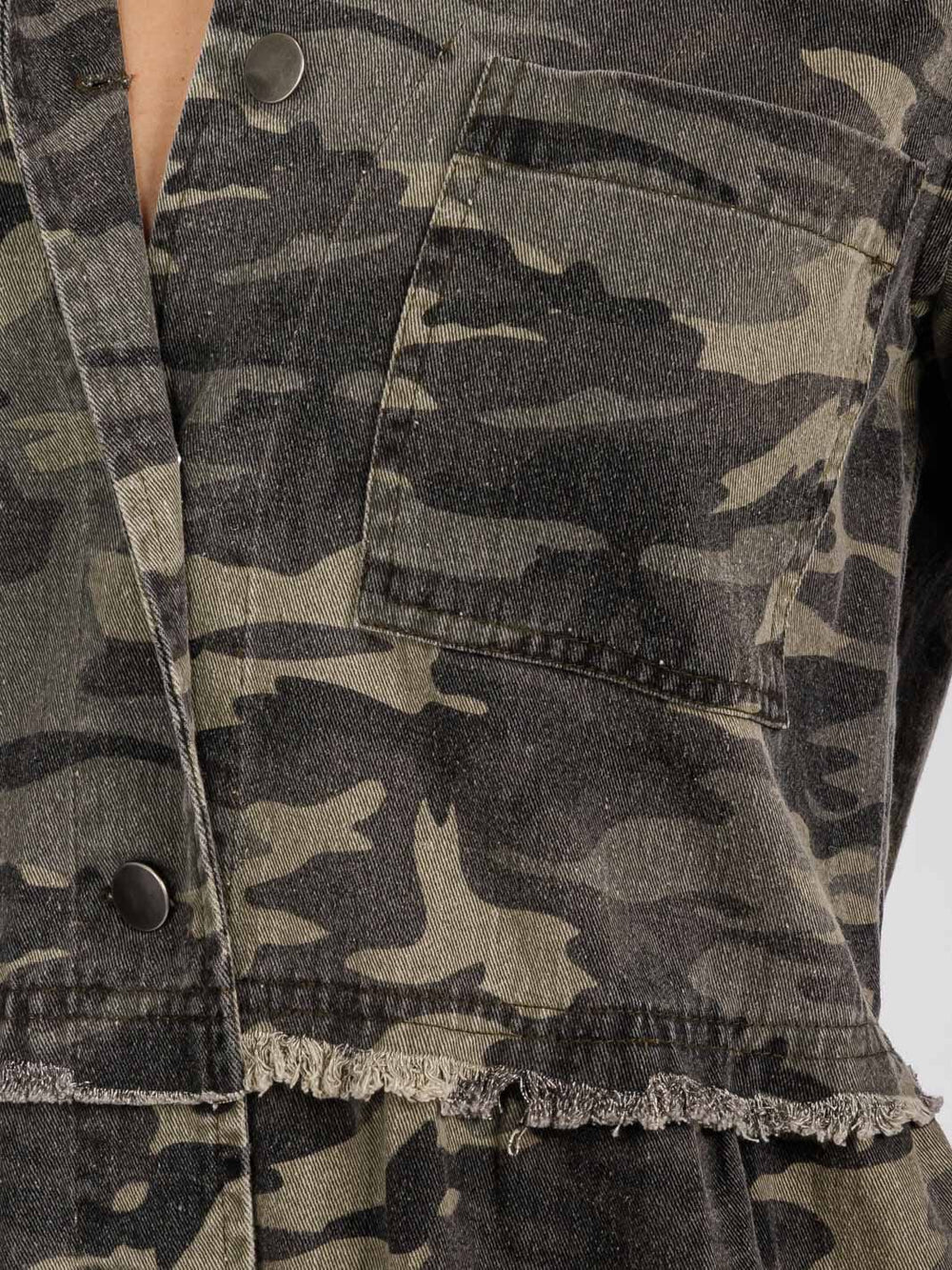 WOMEN'S LONG SLEEVE BUTTON CLOSURE FRONT POCKET CAMO PRINT DENIM MINI DRESS