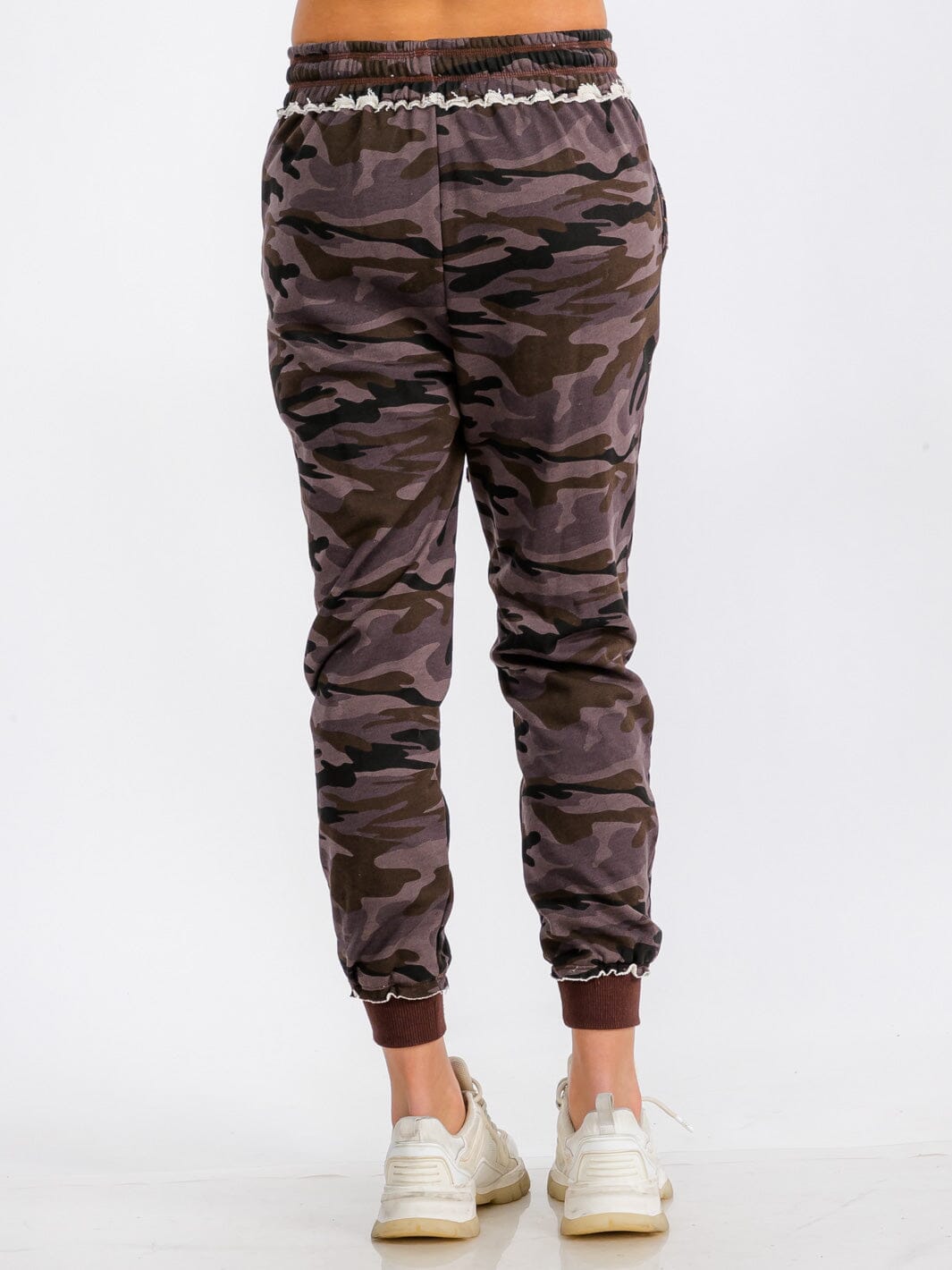 WOMEN'S ELASTIC WAIST FRONT POCKET CAMO PRINT JOGGER SWEATPANTS