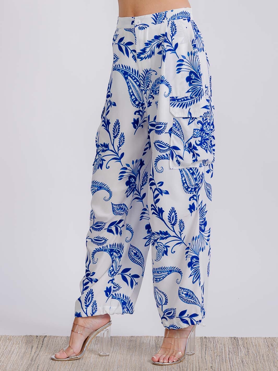 WOMEN'S BUTTON CLOSURE FRONT POCKETS MULTI PRINT JOGGER PANTS