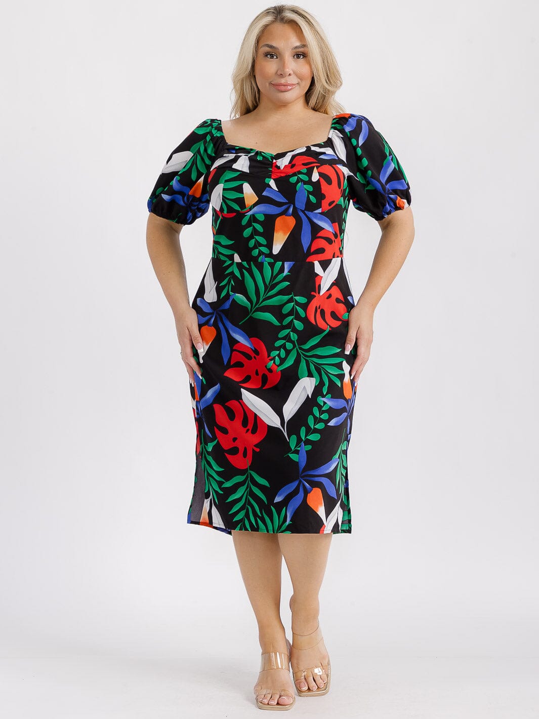 PLUS SIZE SHORT PUFF SLEEVE BACK RUCHED FLORAL MIDI DRESS