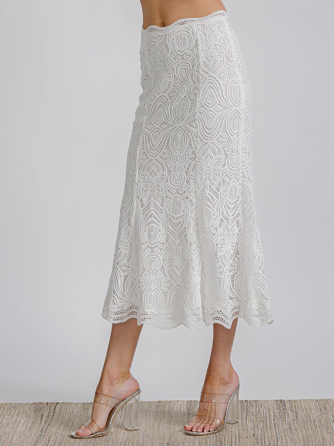 WOMEN'S ZIPPER CLOSURE ALL OVER EYELET MAXI SKIRT