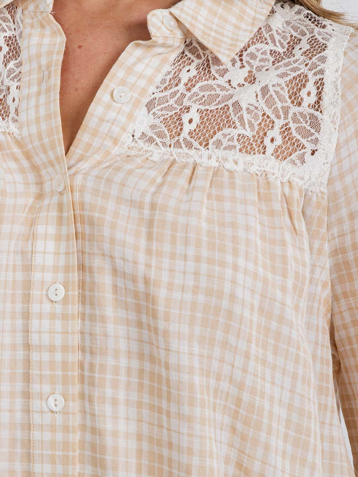 WOMEN'S LONG SLEEVE BUTTON CLOSURE HIGH-LOW LACE PLAID BLOUSE