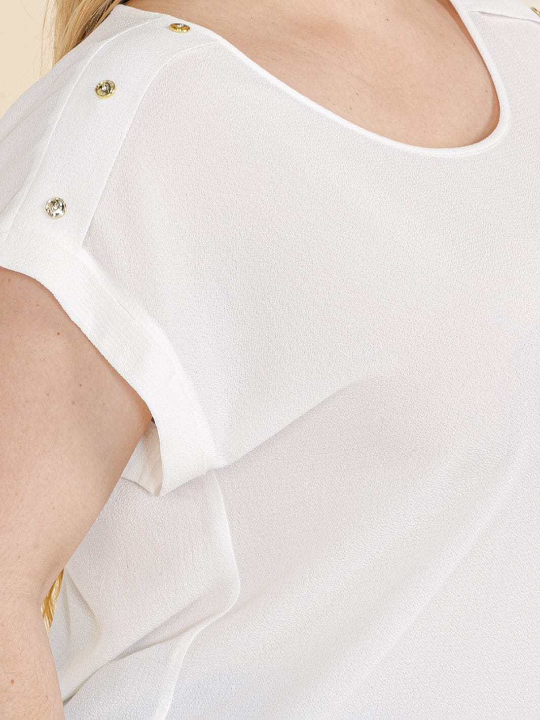 PLUS SIZE SHORT SLEEVE BUTTON DETAILED BLOUSE