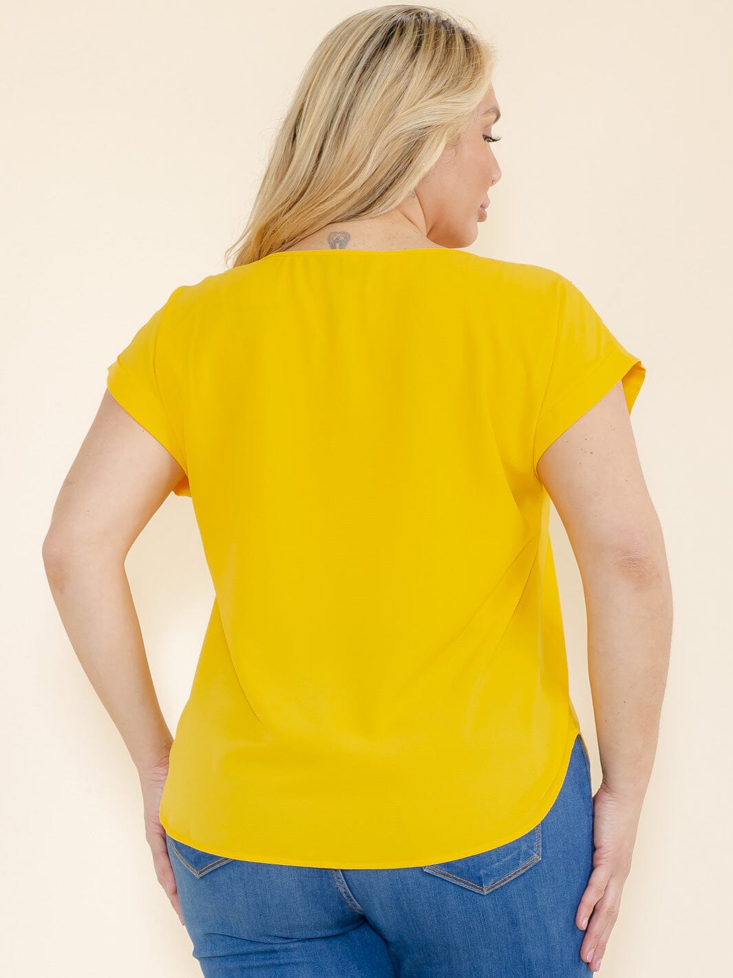 PLUS SIZE SHORT SLEEVE BUTTON DETAILED BLOUSE