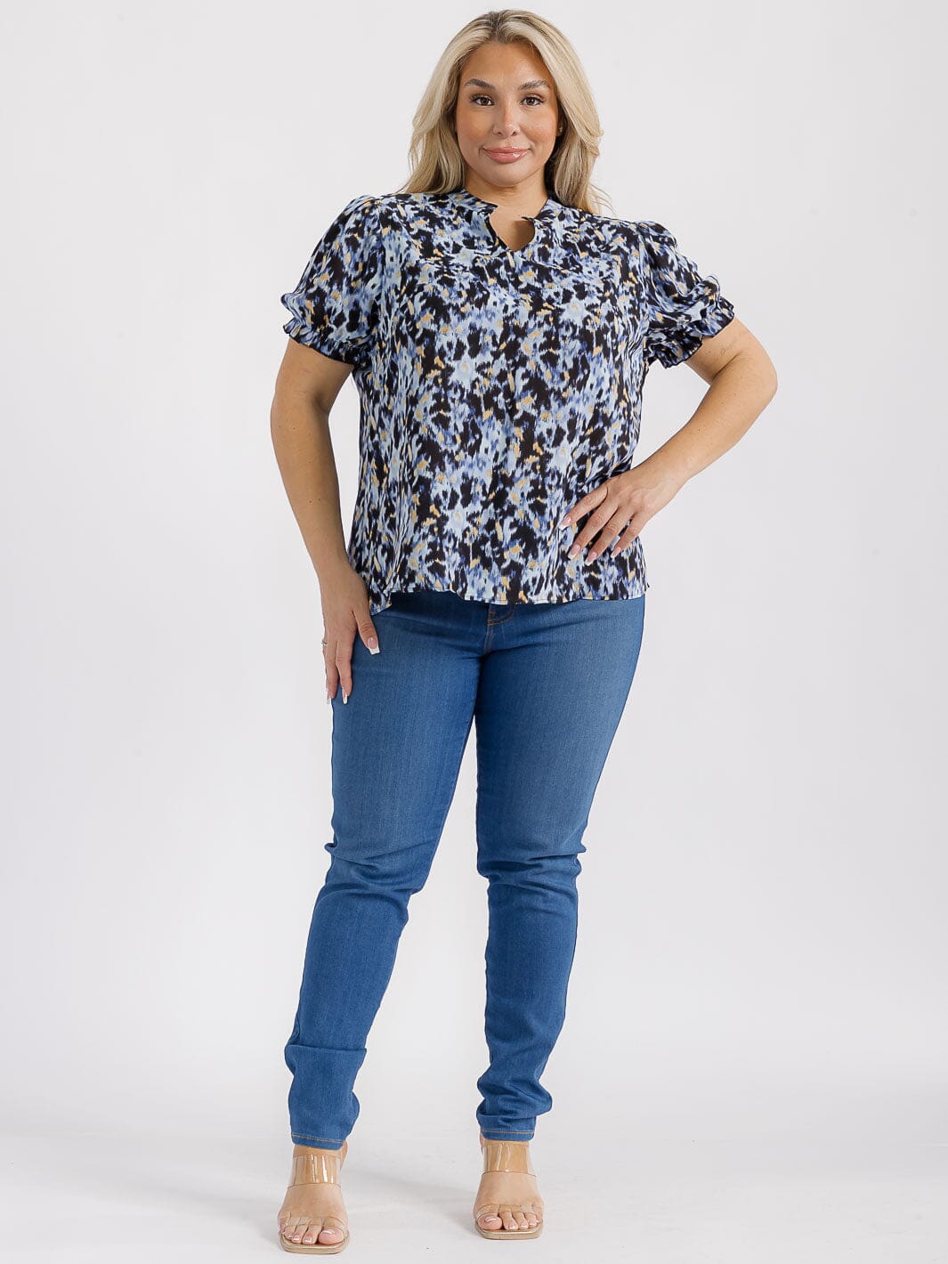 PLUS SIZE SHORT SLEEVES V-NECK FLORAL PRINT BLOUSE