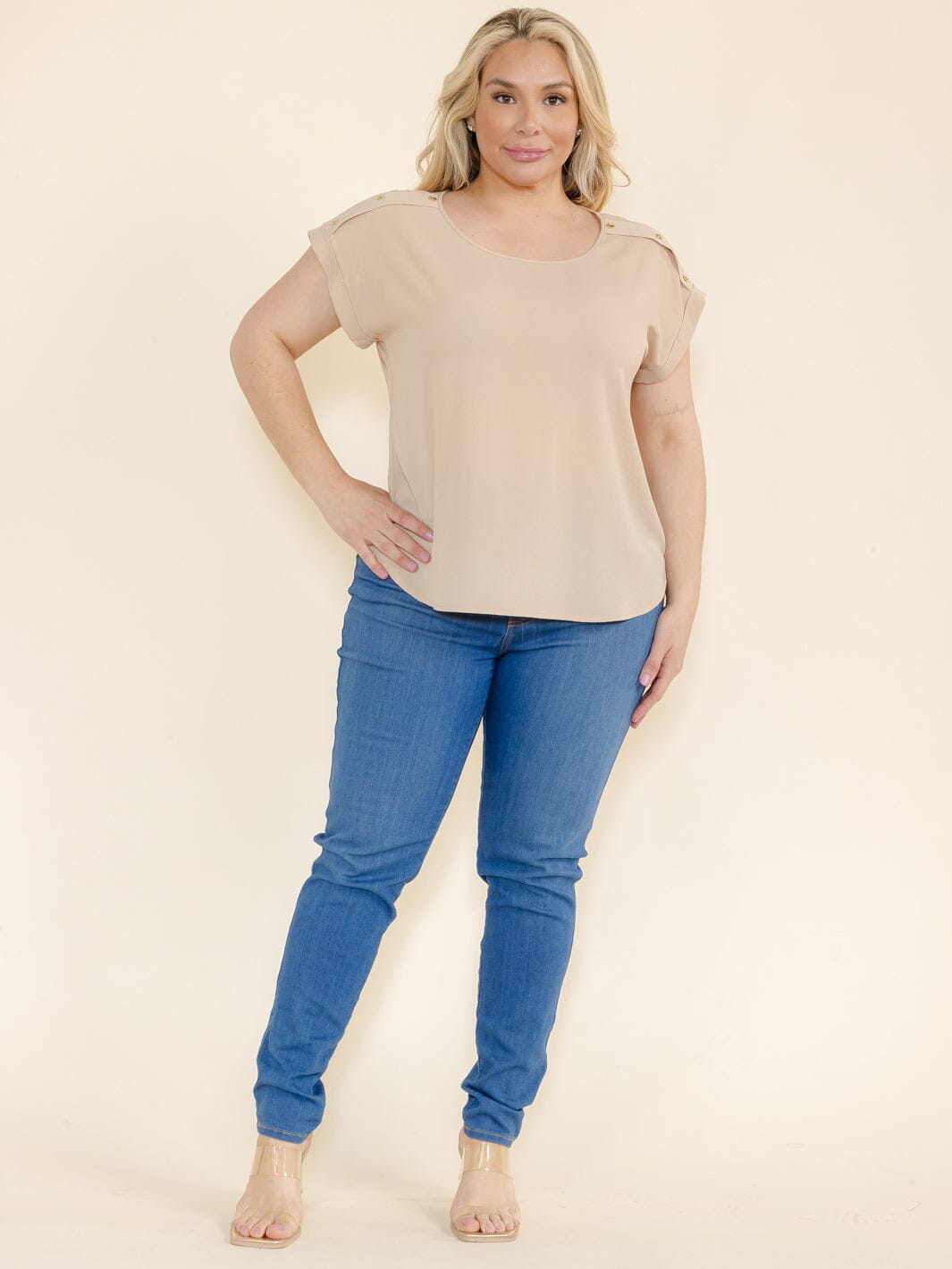 PLUS SIZE SHORT SLEEVE BUTTON DETAILED BLOUSE