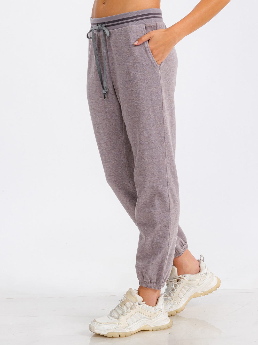 WOMEN'S ELASTIC WAIST FRONT POCKET JOGGER SWEATPANTS (Copy)