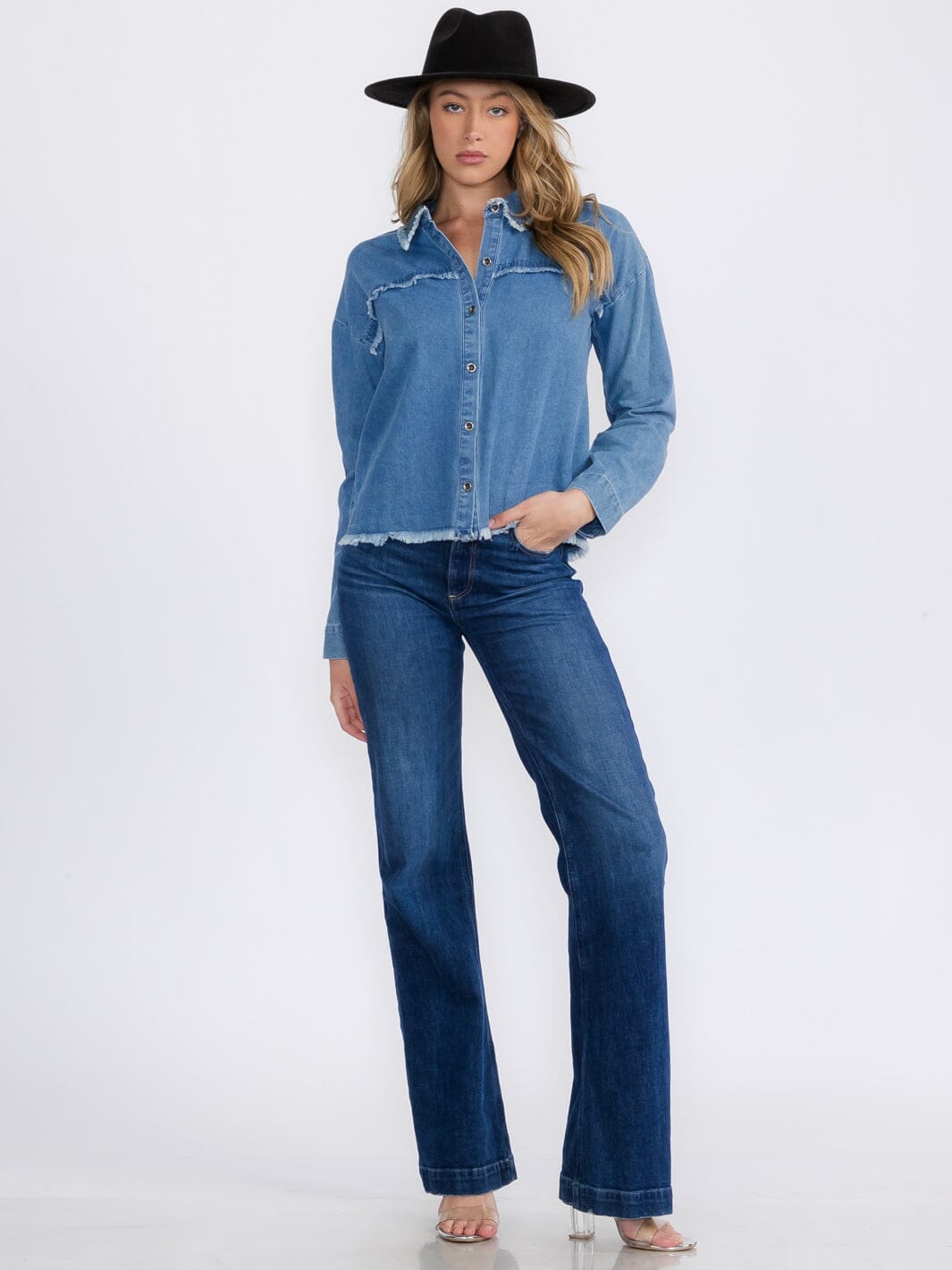 WOMEN'S LONG SLEEVE BUTTON CLOSURE TRIM DETAILED DENIM TOP