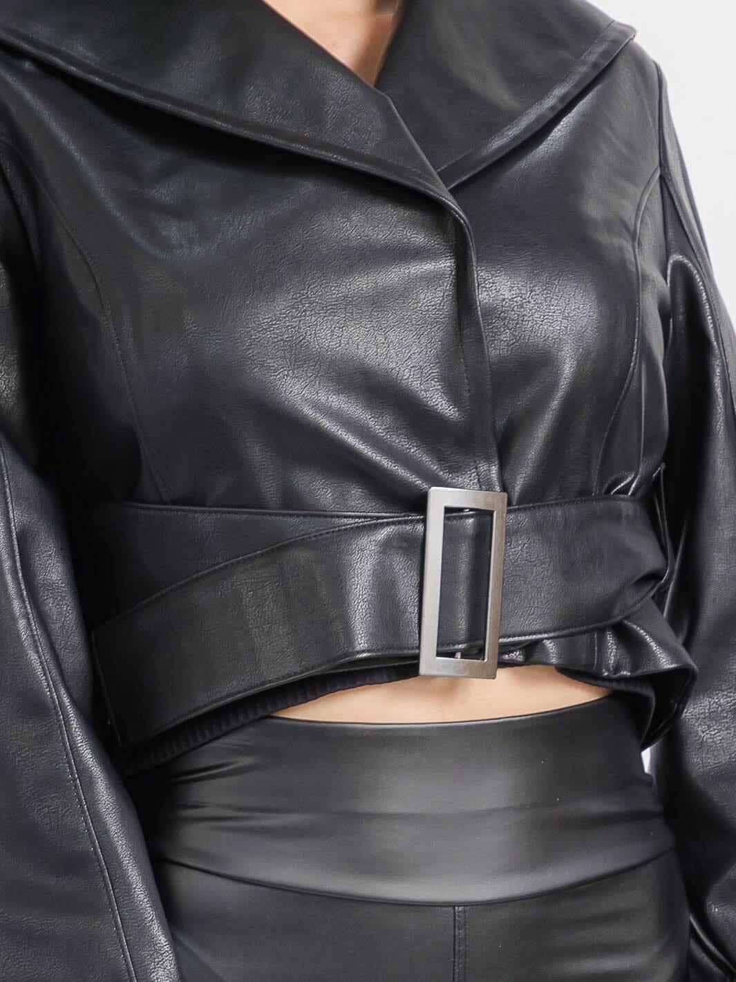 WOMEN'S LONG SLEEVE BUTTON CLOSURE PU PLEATHER BELTED JACKET