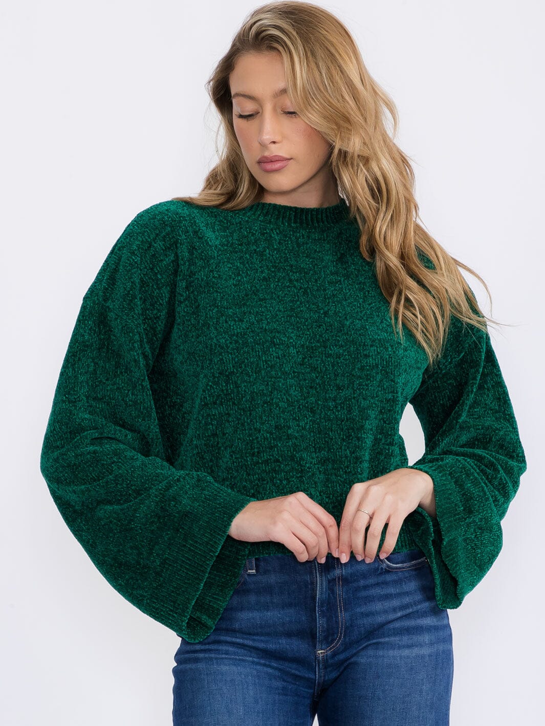WOMEN'S LONG BELL SLEEVE PULLOVER SWEATER