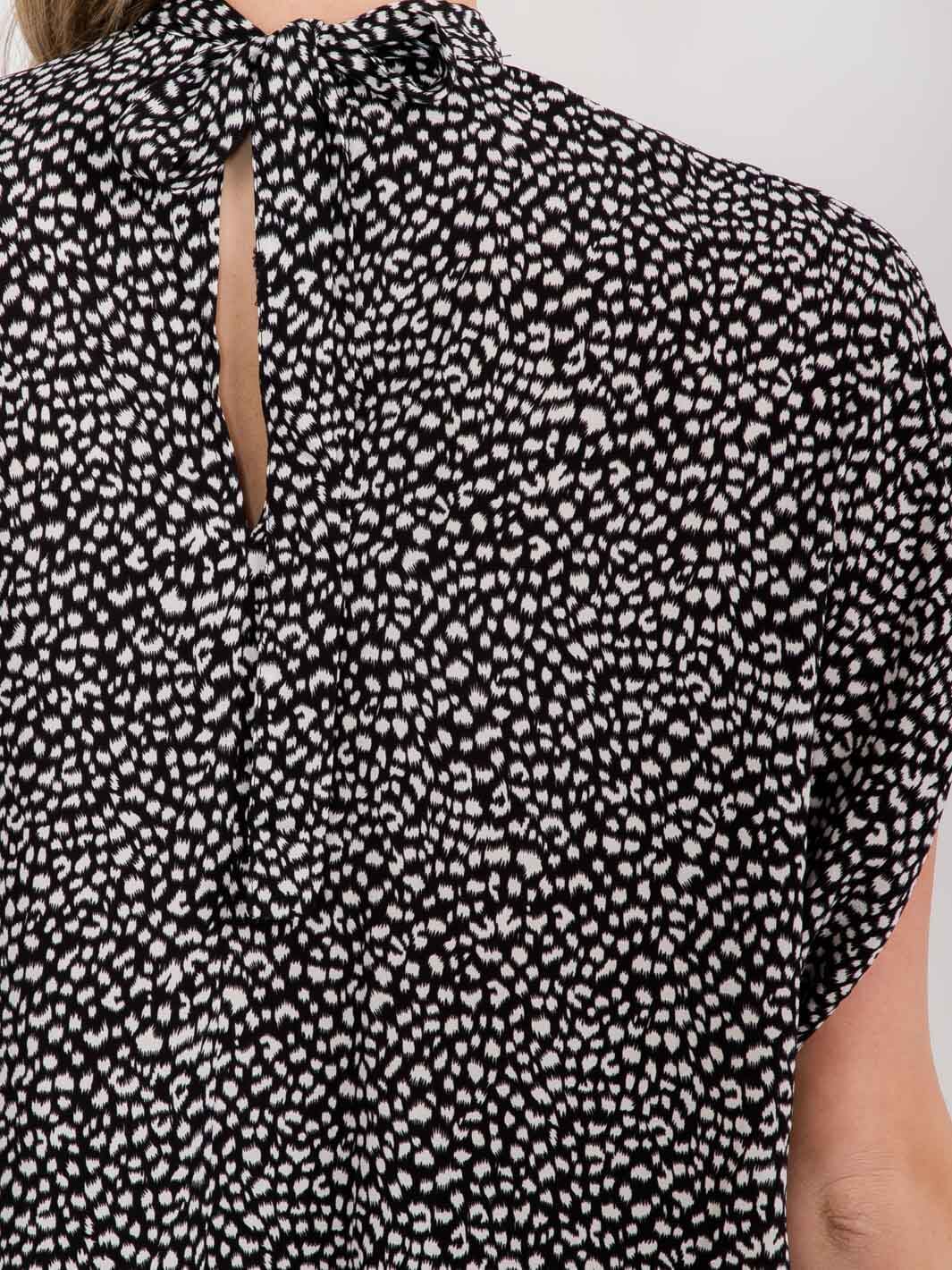 WOMEN'S SHORT SLEEVE MOCK NECK ANIMAL PRINT BLOUSE