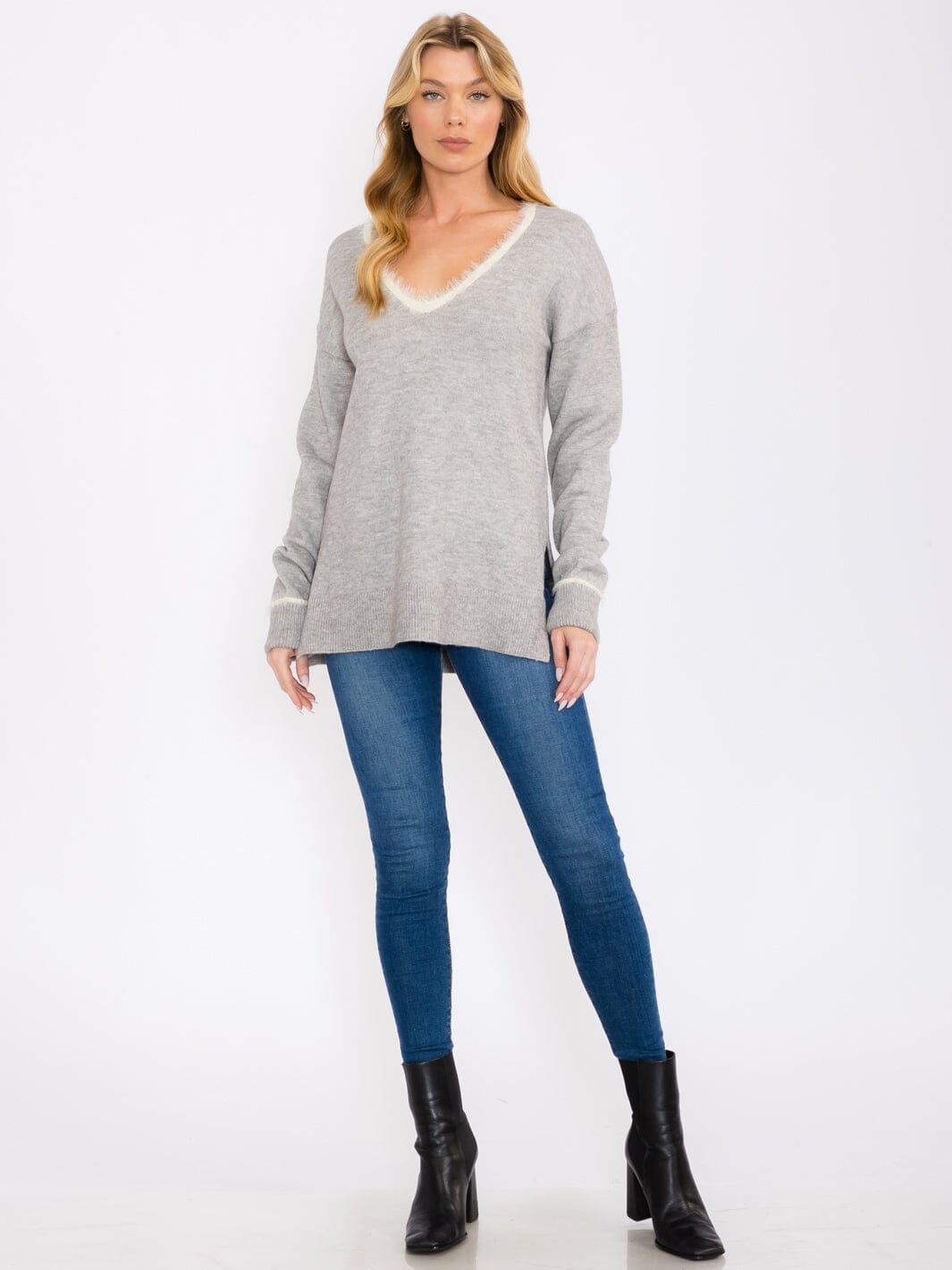 WOMEN'S LONG SLEEVES V-NECK PULLOVER TRIM DETAILED SWEATER