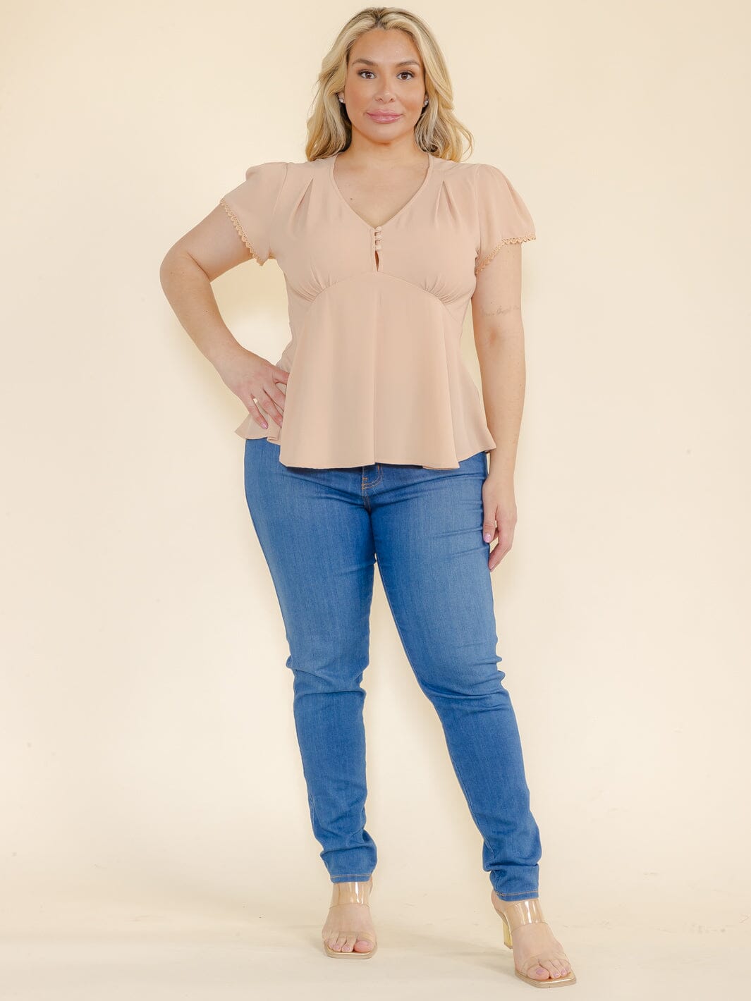 PLUS SIZE SHORT SLEEVE V-NECK BUTTON CLOSURE BLOUSE