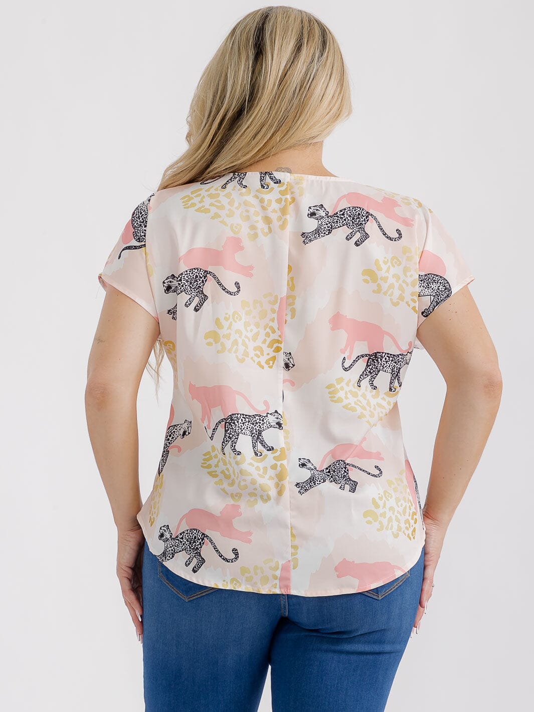 PLUS SIZE SHORT SLEEVES V-NECK FRONT TWIST MULTI PRINT BLOUSE