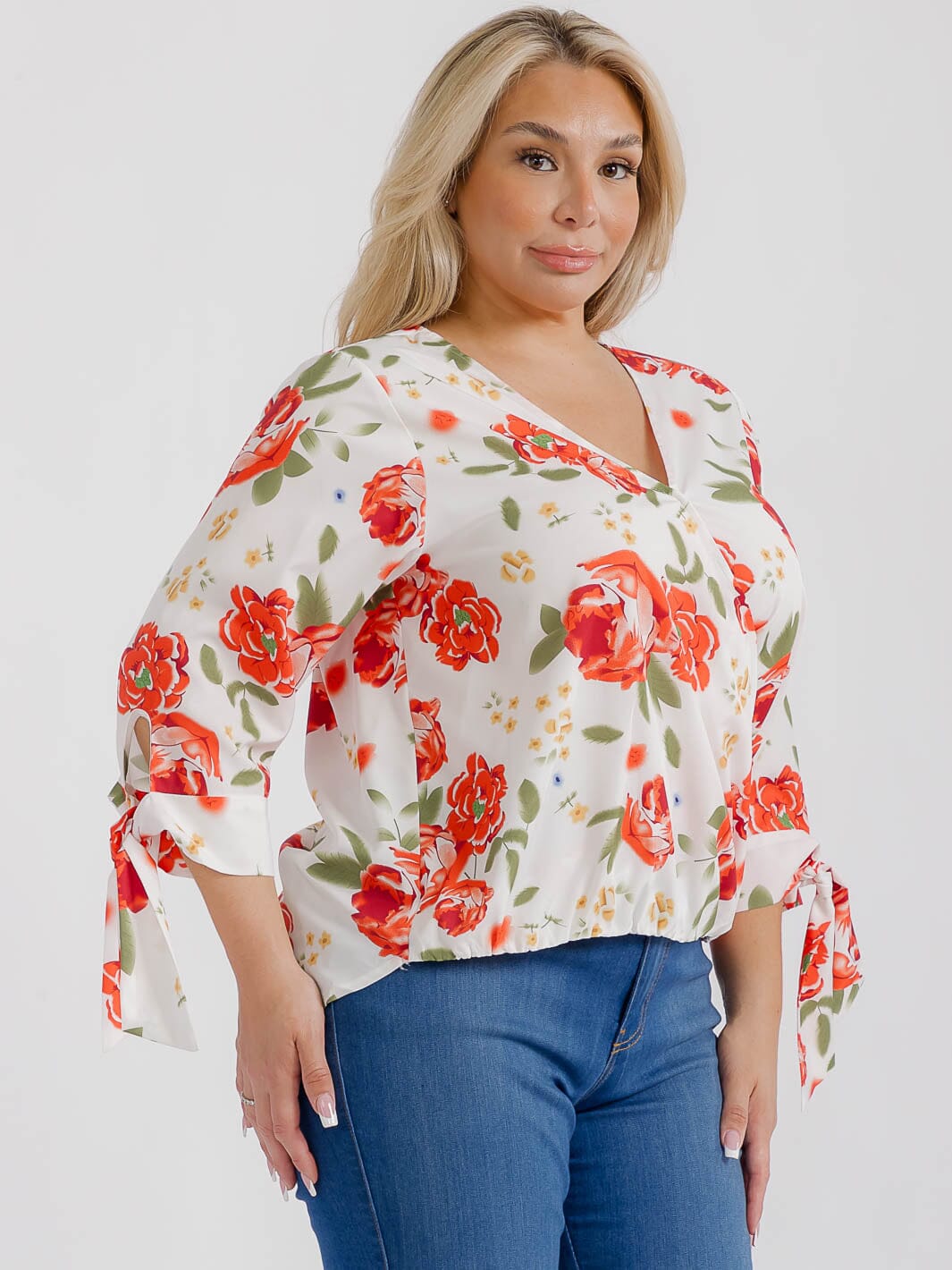 PLUS SIZE 3/4 SLEEVES V-NECK FLORAL PRINT BLOUSE