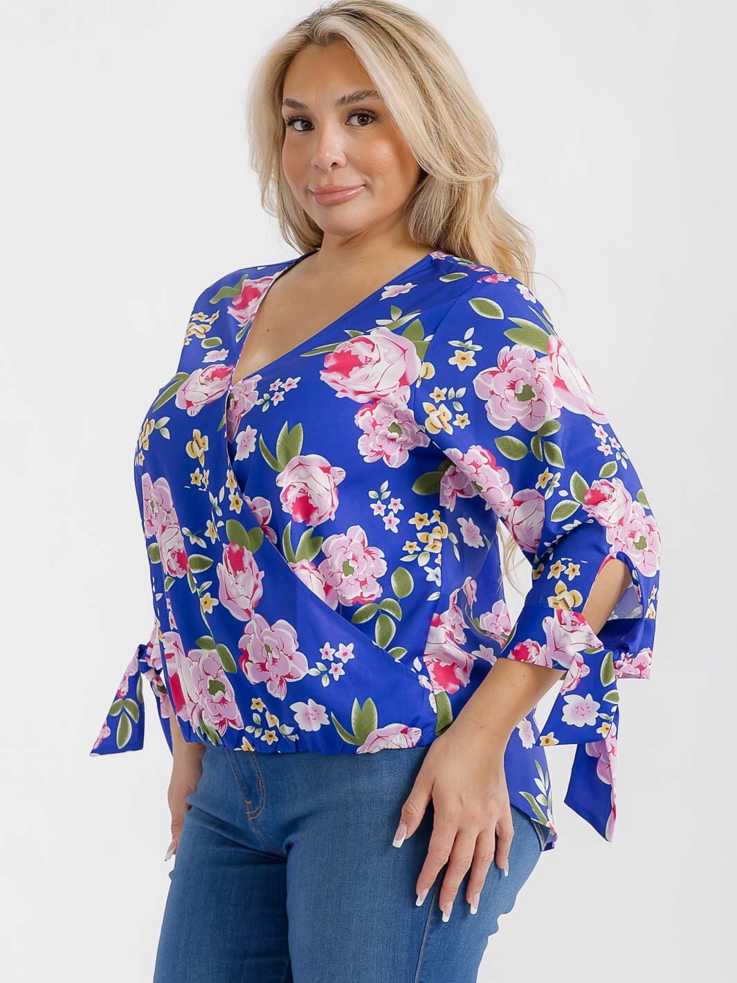 PLUS SIZE 3/4 SLEEVES V-NECK FLORAL PRINT BLOUSE