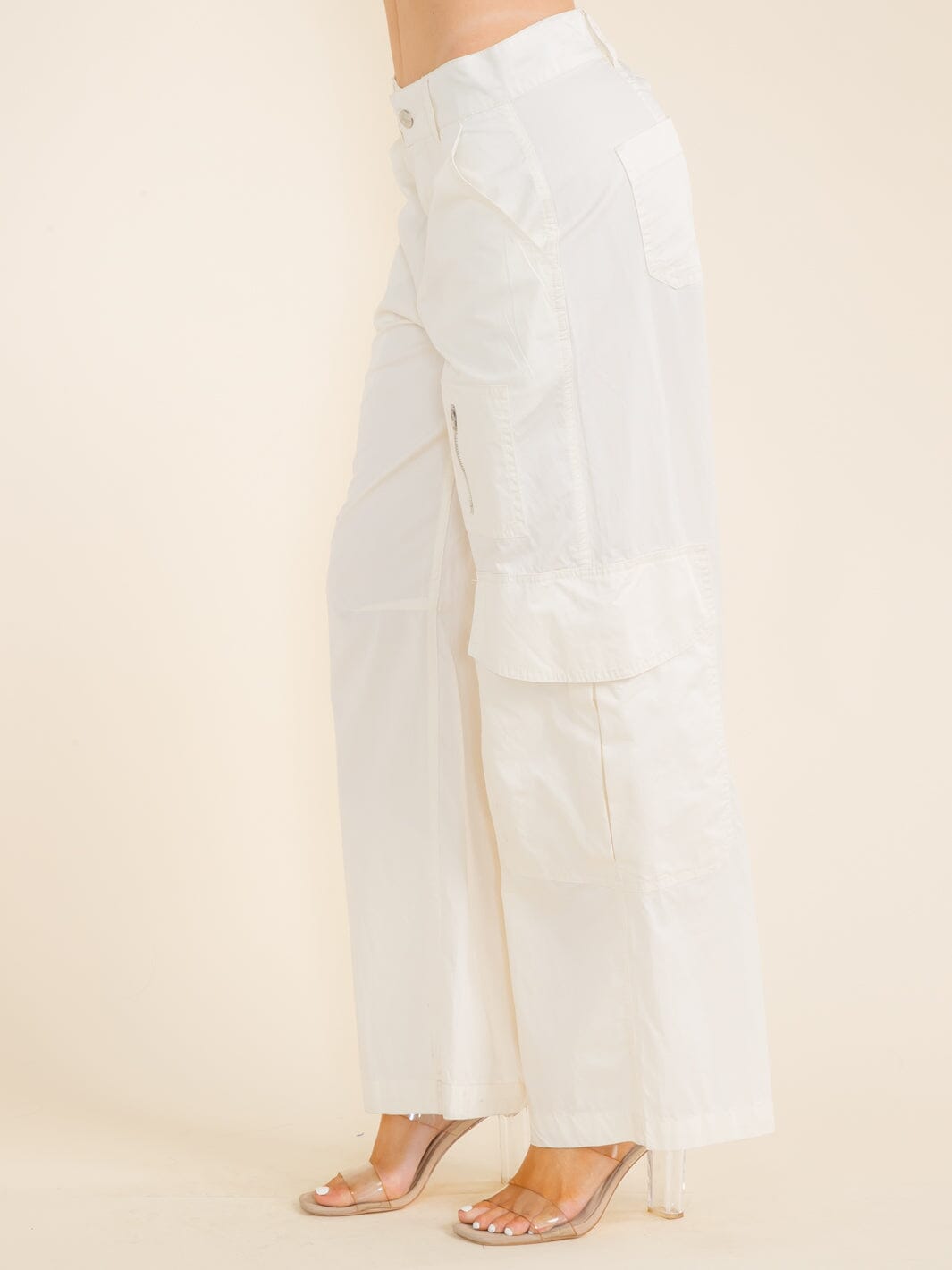 WOMEN'S BUTTON CLOSURE CARGO POCKETS WIDE LEG PANTS