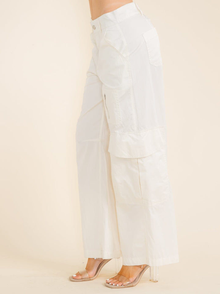 WOMEN'S BUTTON CLOSURE CARGO POCKETS WIDE LEG PANTS