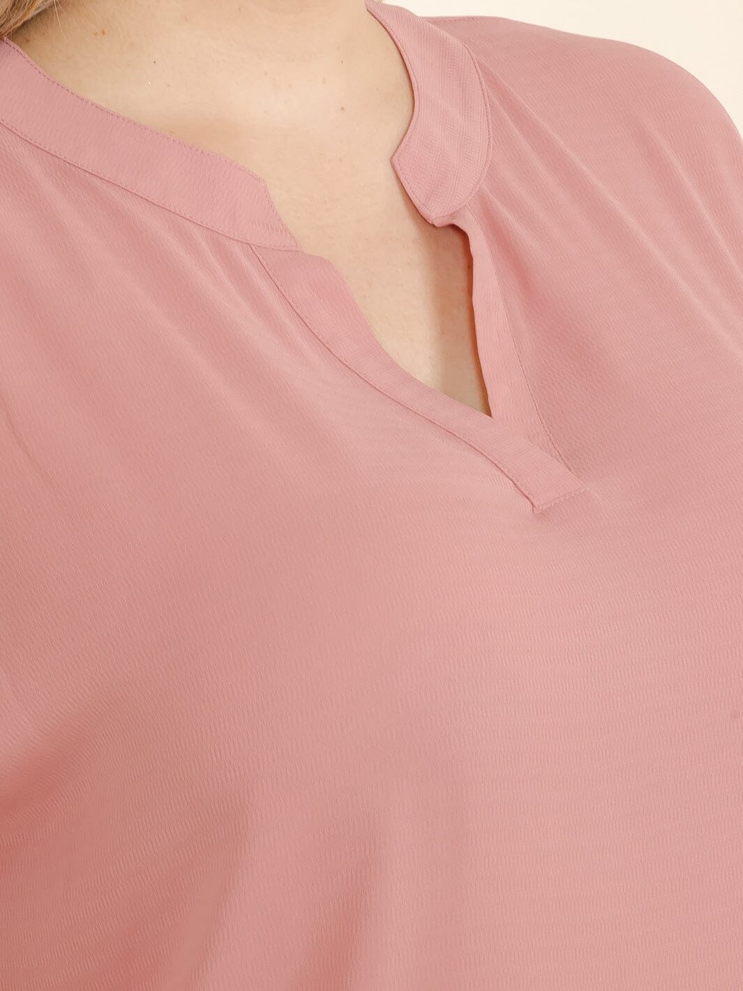 PLUS SIZE SHORT SLEEVE V-NECK TOP