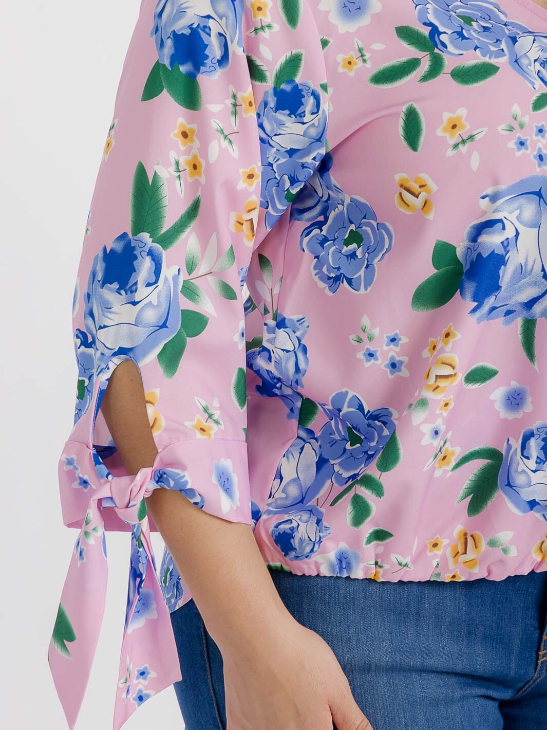 PLUS SIZE 3/4 SLEEVES V-NECK FLORAL PRINT BLOUSE