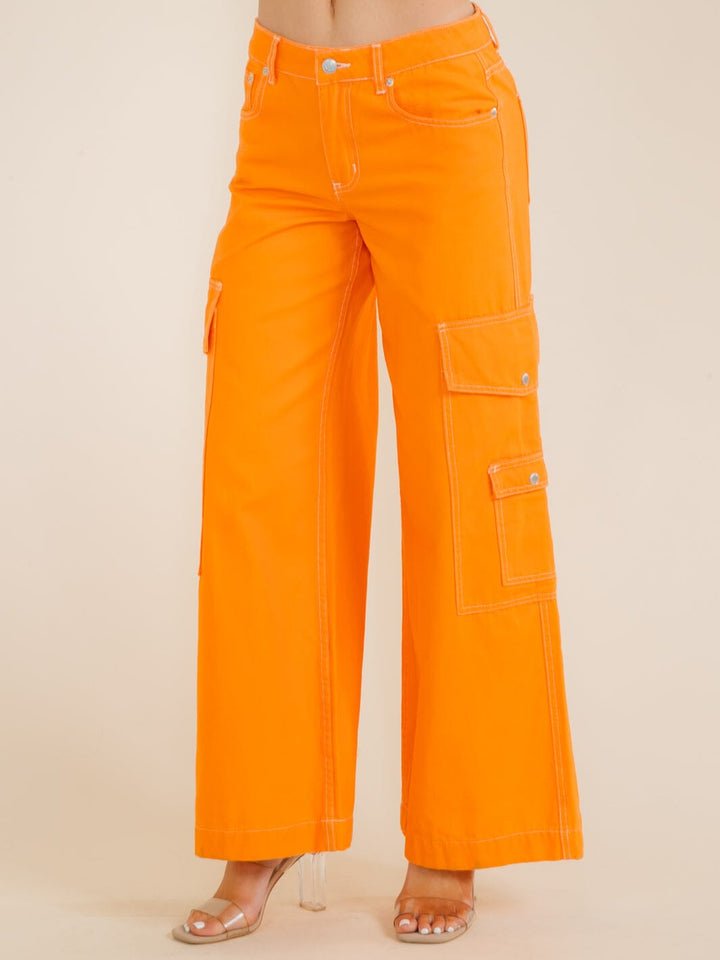 WOMEN'S BUTTON CLOSURE CARGO POCKETS WIDE LEG DENIM PANTS