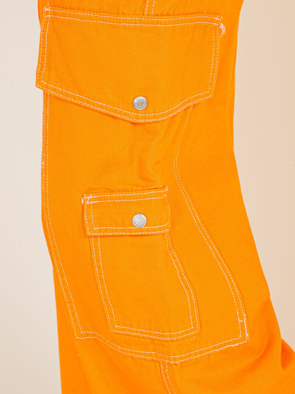 WOMEN'S BUTTON CLOSURE CARGO POCKETS WIDE LEG DENIM PANTS