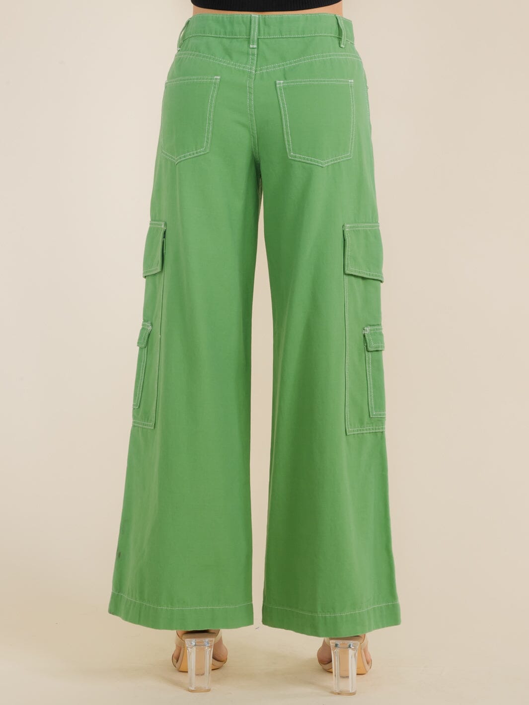 WOMEN'S BUTTON CLOSURE CARGO POCKETS WIDE LEG DENIM PANTS