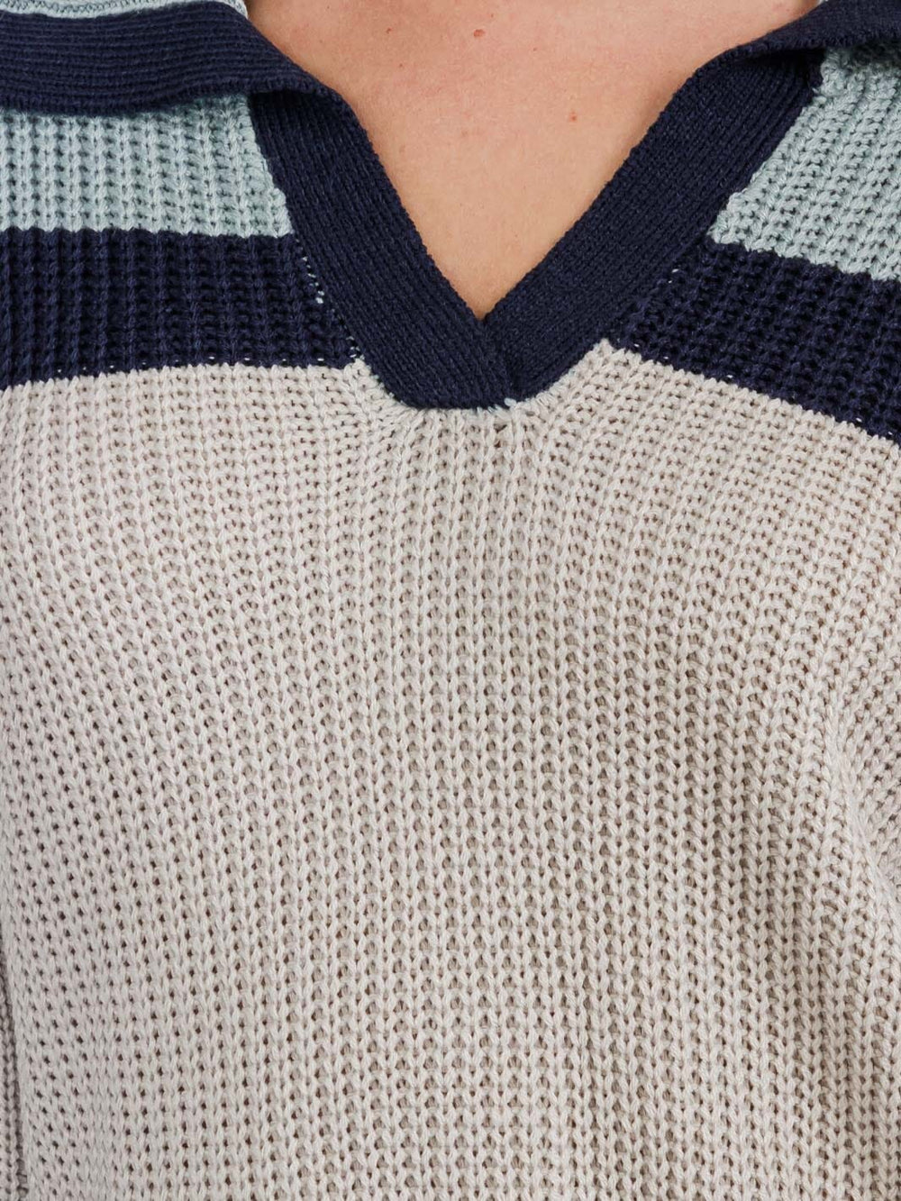 WOMEN'S LONG SLEEVE V-NECK KNIT COLORBLOCK PULLOVER SWEATER