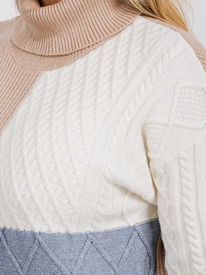 PLUS SIZE LONG SLEEVE TURTLE NECK DETAILED COLORBLOCK PULLOVER SWEATER