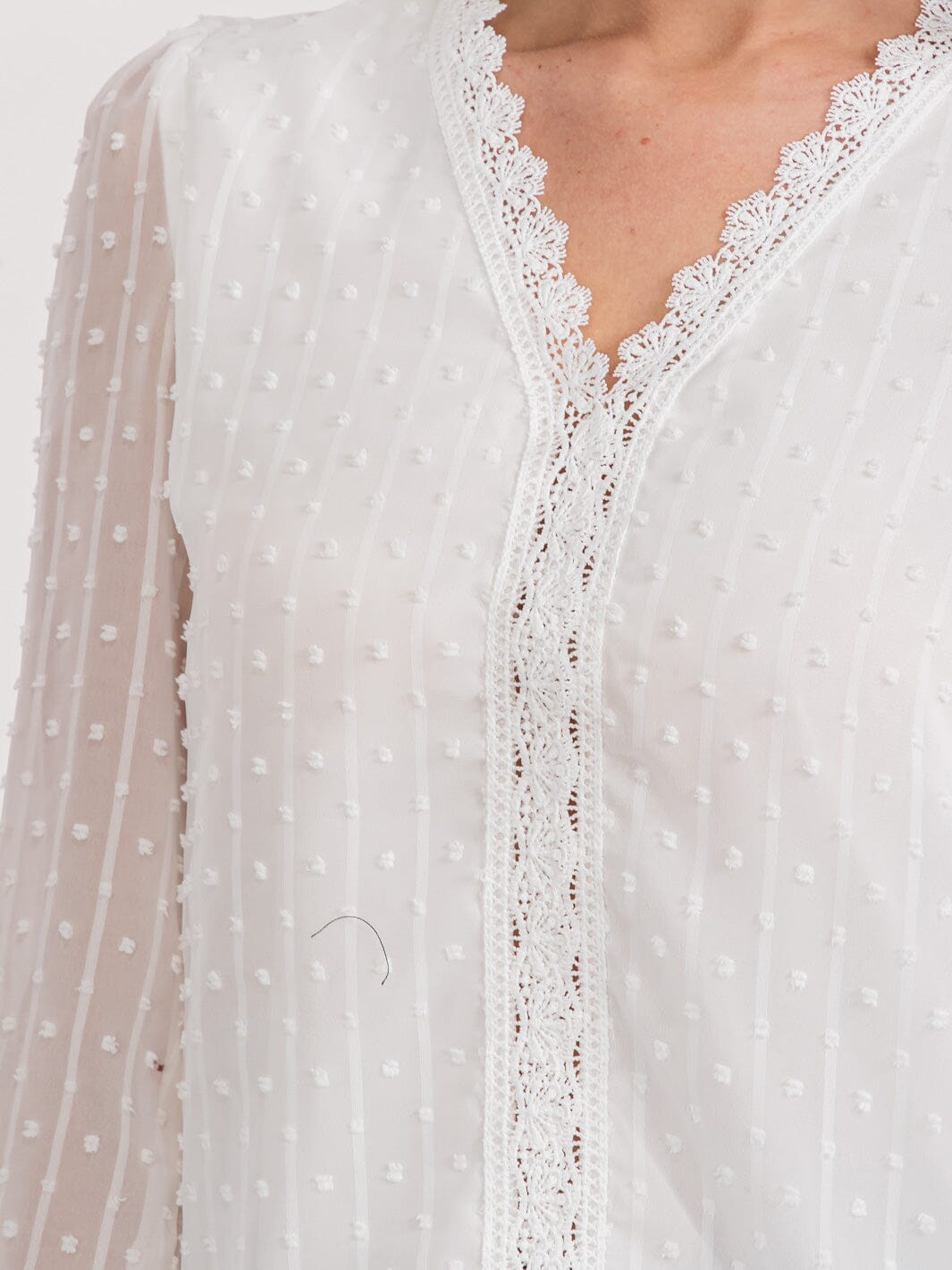 WOMEN'S LONG SLEEVE V-NECK SWISS DOT DETAILED BLOUSE