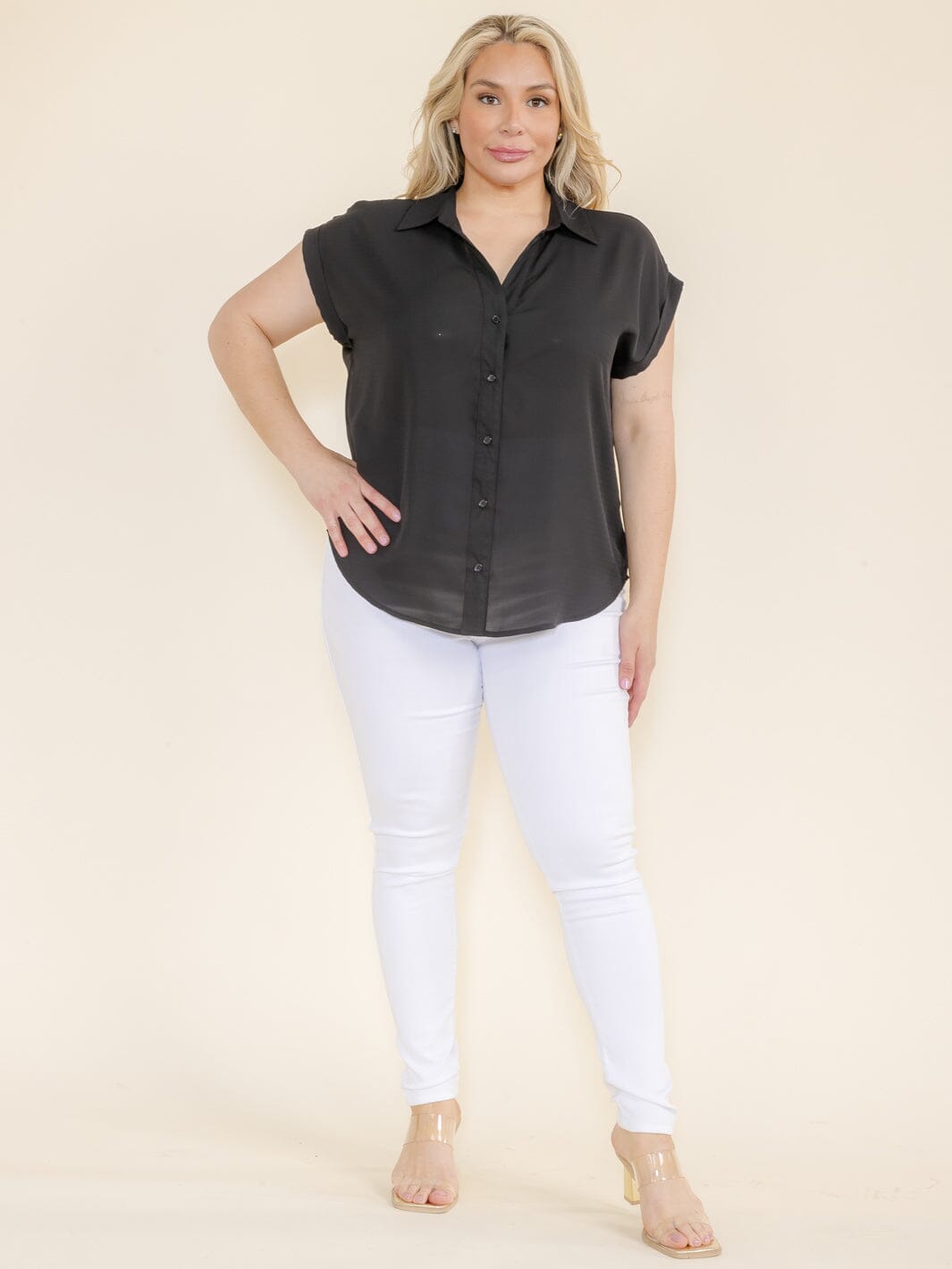 PLUS SIZE SHORT SLEEVE V-NECK BUTTON CLOSURE BLOUSE