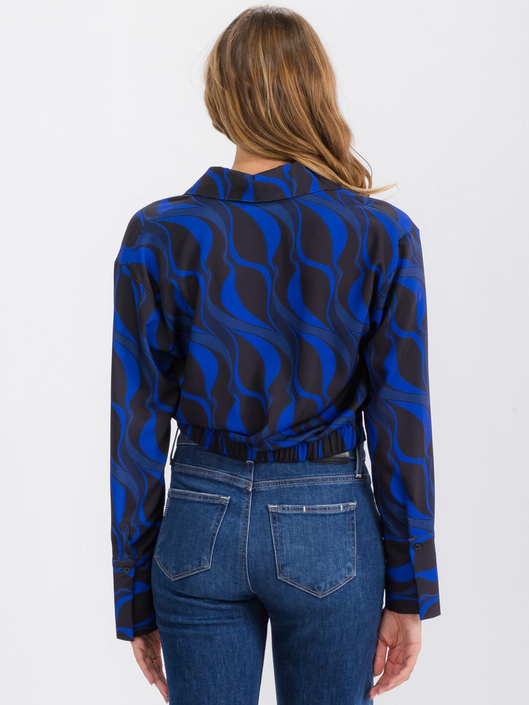 WOMEN'S LONG SLEEVE BUTTON CLOSURE PRINTED WRAP CROP TOP