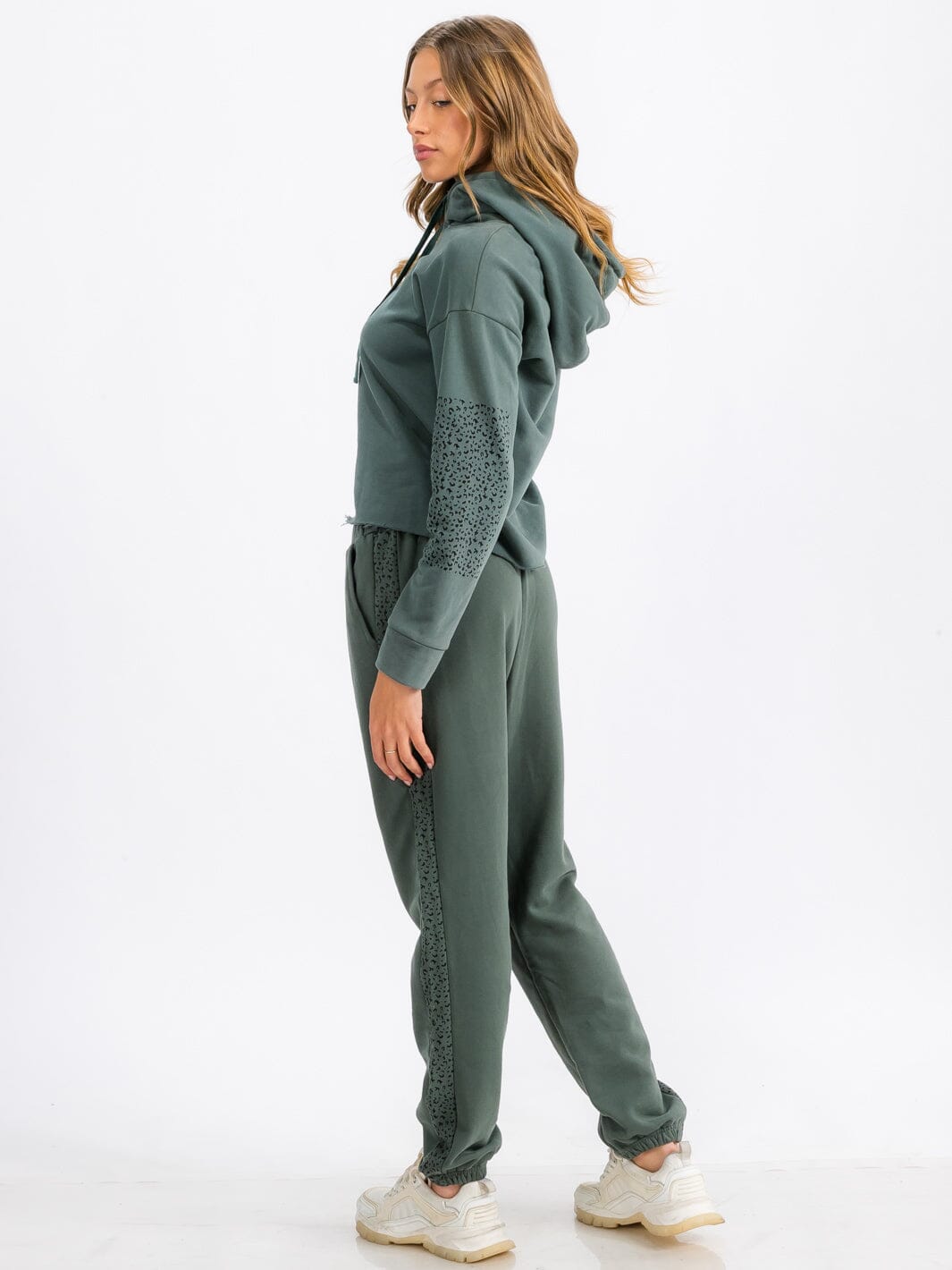 WOMEN'S LONG SLEEVE RAW EDGE HOODED PULLOVER SWEATER