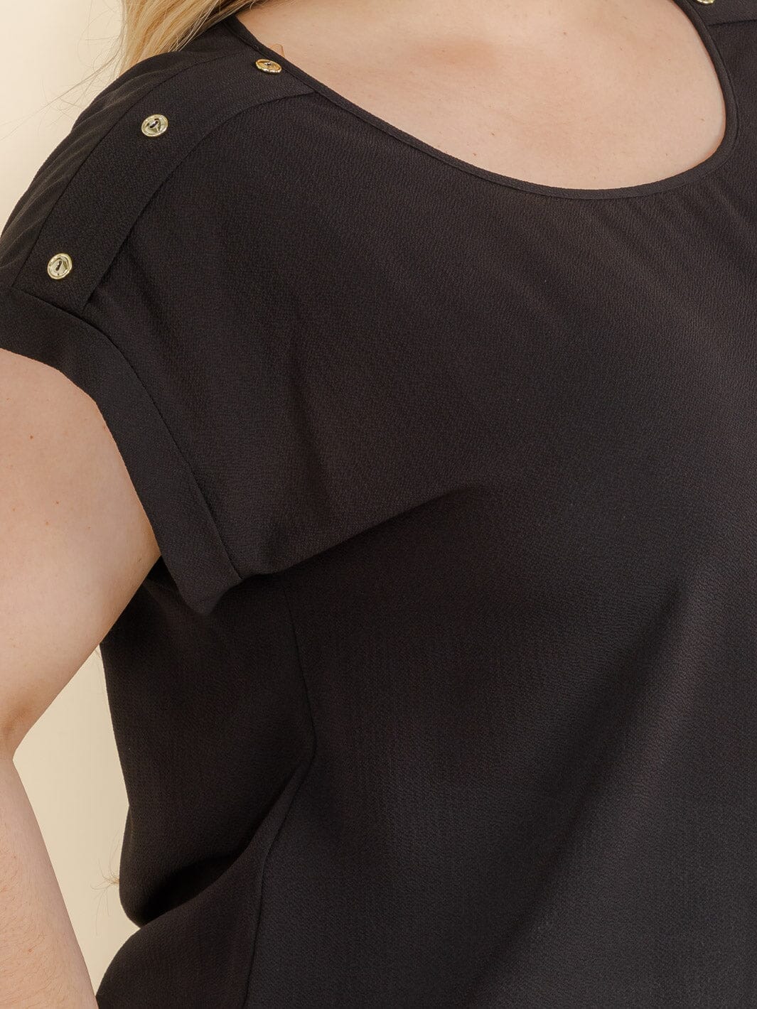 PLUS SIZE SHORT SLEEVE BUTTON DETAILED BLOUSE