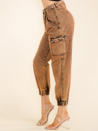 WOMEN'S BUTTON CLOSURE FRONT POCKETS WASHED JOGGER DENIM PANTS