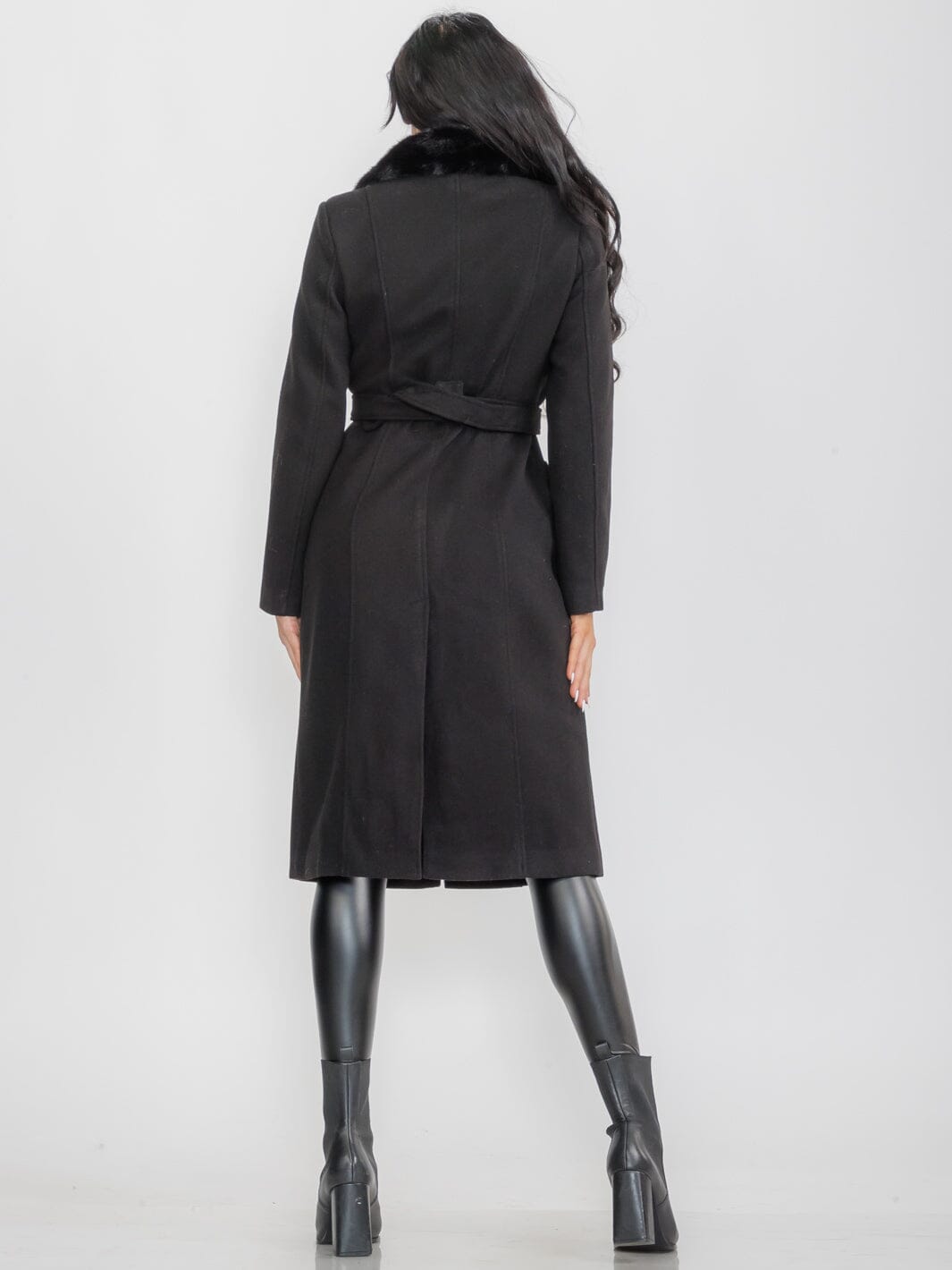 WOMEN'S LONG SLEEVE BUTTON CLOSURE FRONT POCKETS FAUX FUR COAT