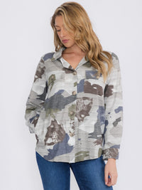 WOMEN'S LONG SLEEVE BUTTON CLOSURE POCKETS CAMO PRINT TOP