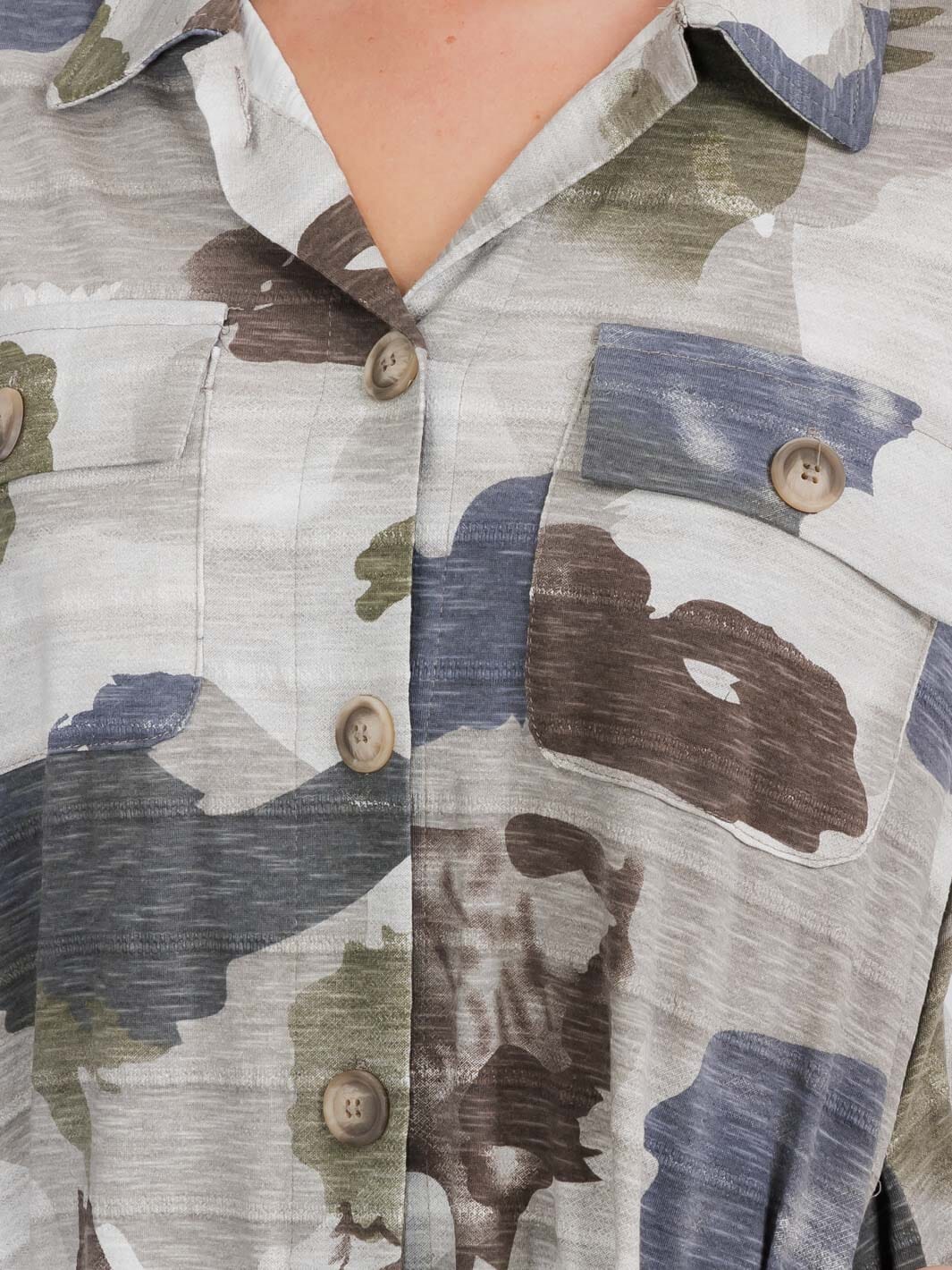 WOMEN'S LONG SLEEVE BUTTON CLOSURE POCKETS CAMO PRINT TOP