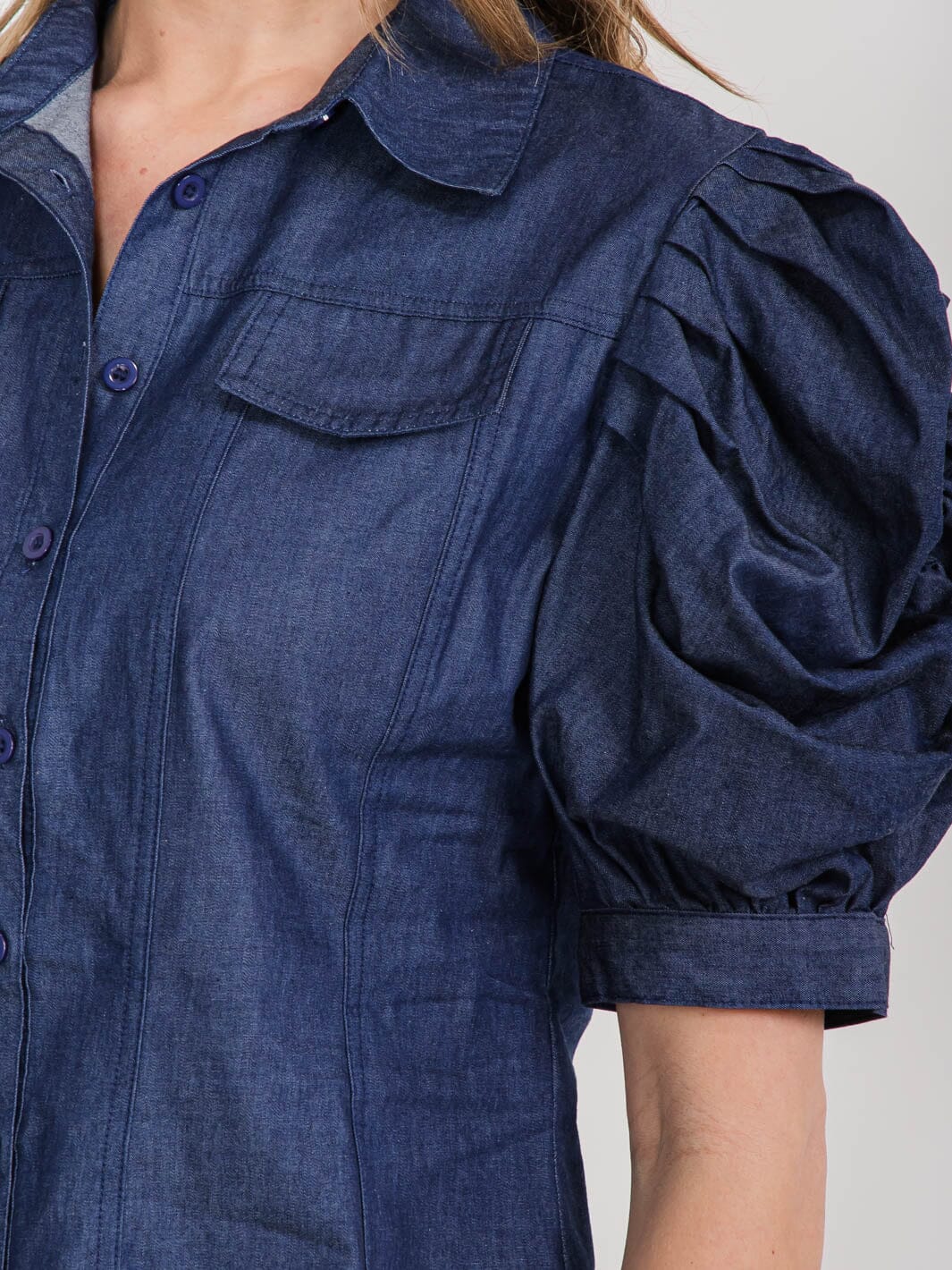 WOMEN'S SHORT PUFF SLEEVE BUTTON UP DENIM BLOUSE