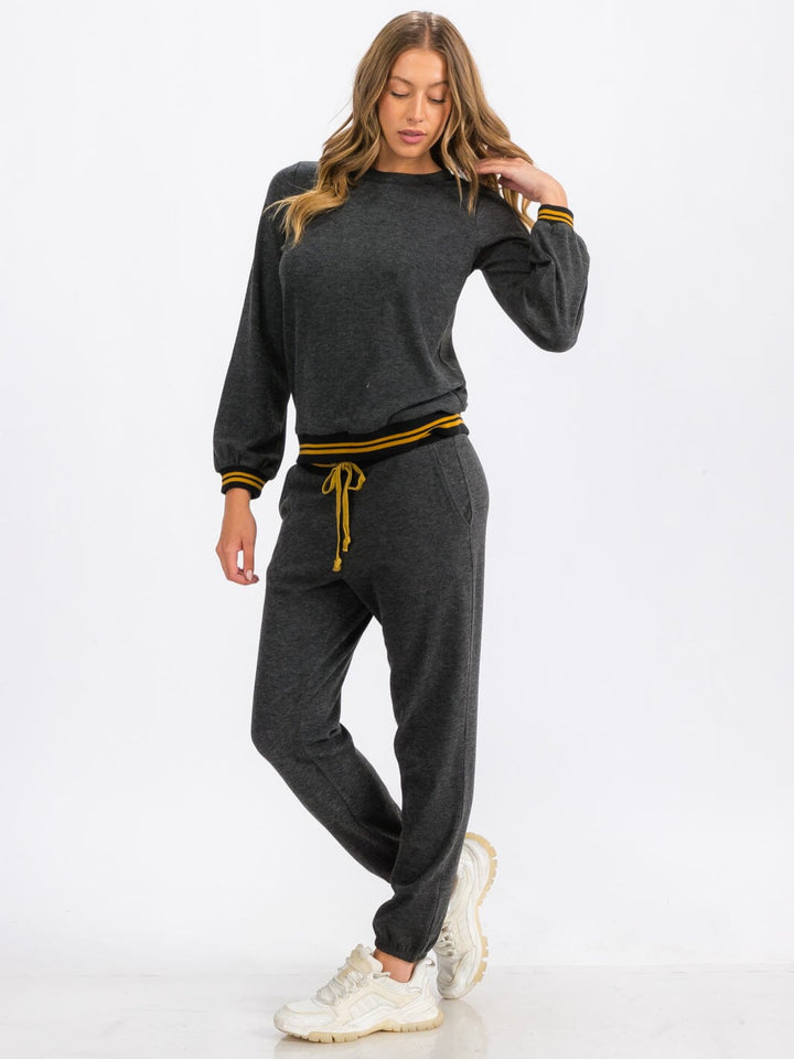 WOMEN'S LONG SLEEVE TRIM DETAILED PULLOVER SWEATER