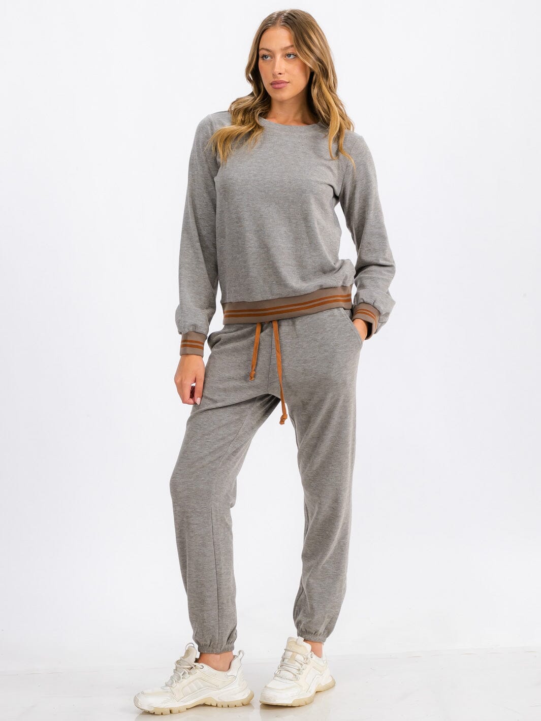 WOMEN'S LONG SLEEVE TRIM DETAILED PULLOVER SWEATER