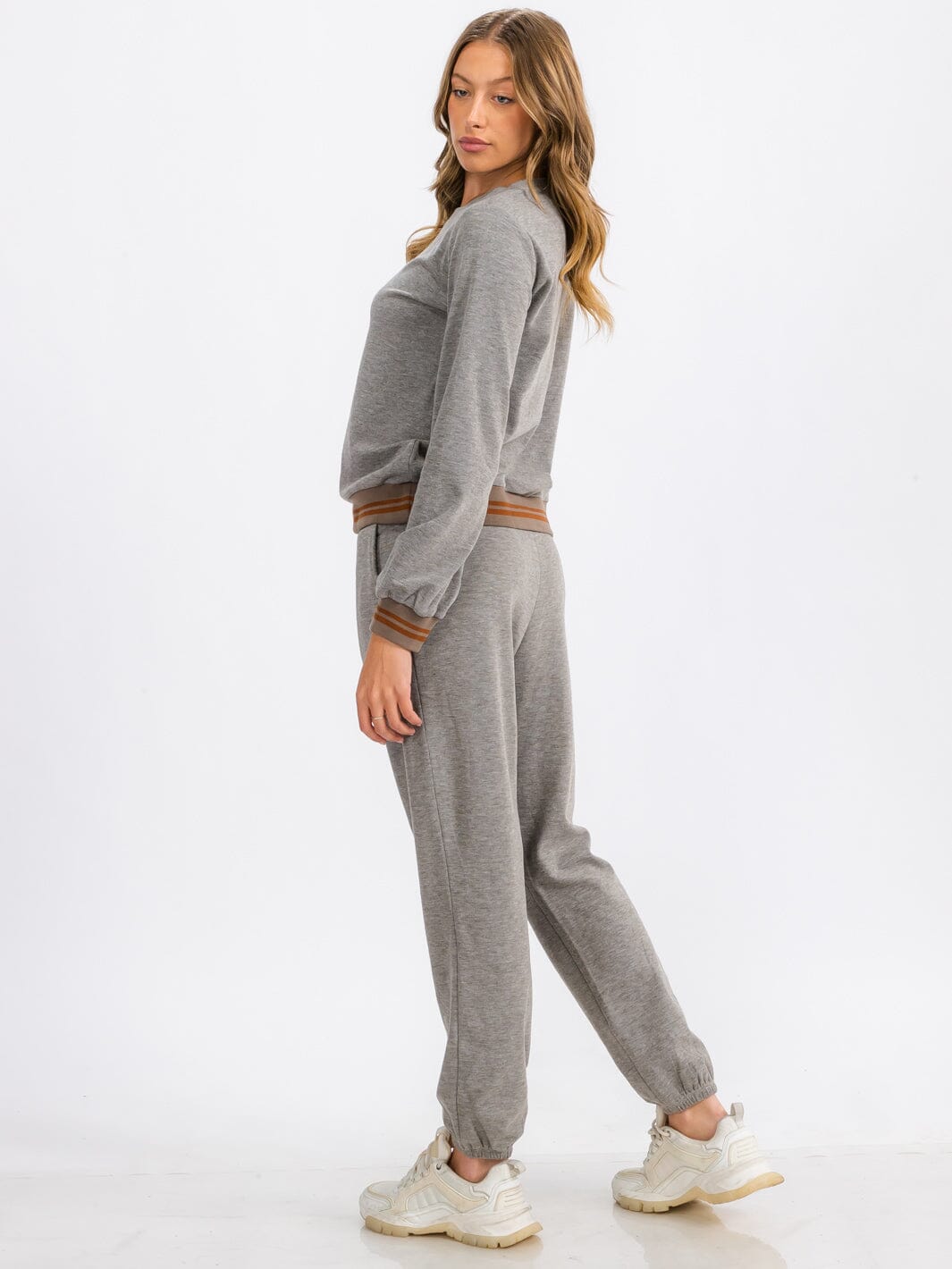 WOMEN'S LONG SLEEVE TRIM DETAILED PULLOVER SWEATER