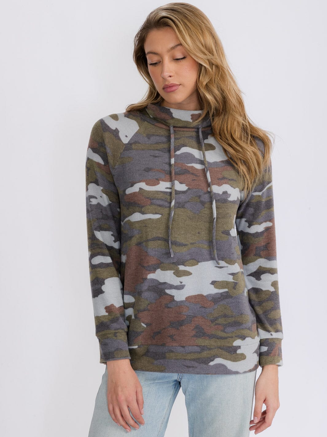 WOMEN'S LONG SLEEVE CAMO PRINT PULLOVER TURTLE NECK SWEATER